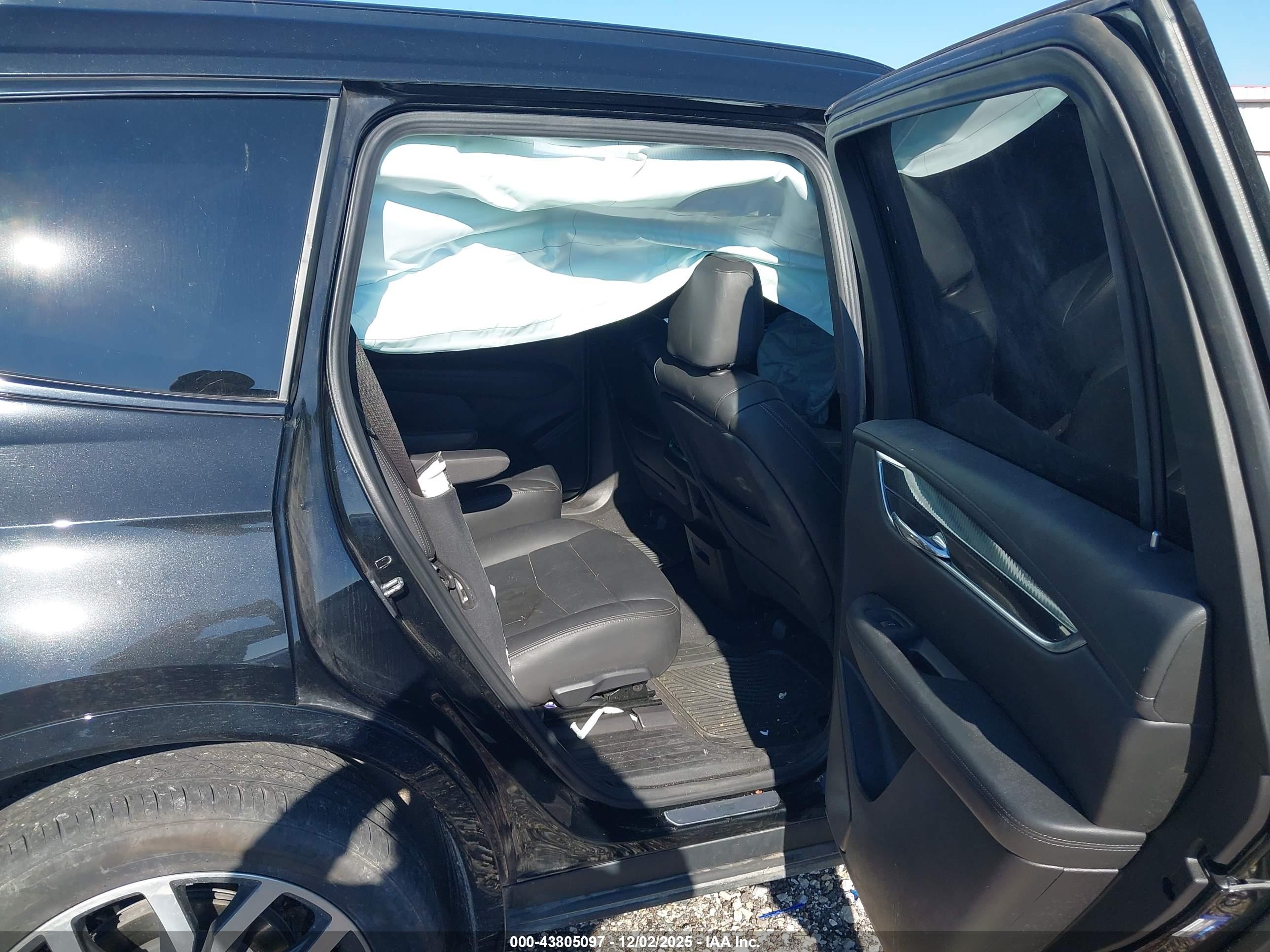 CADILLAC XT6 image 8