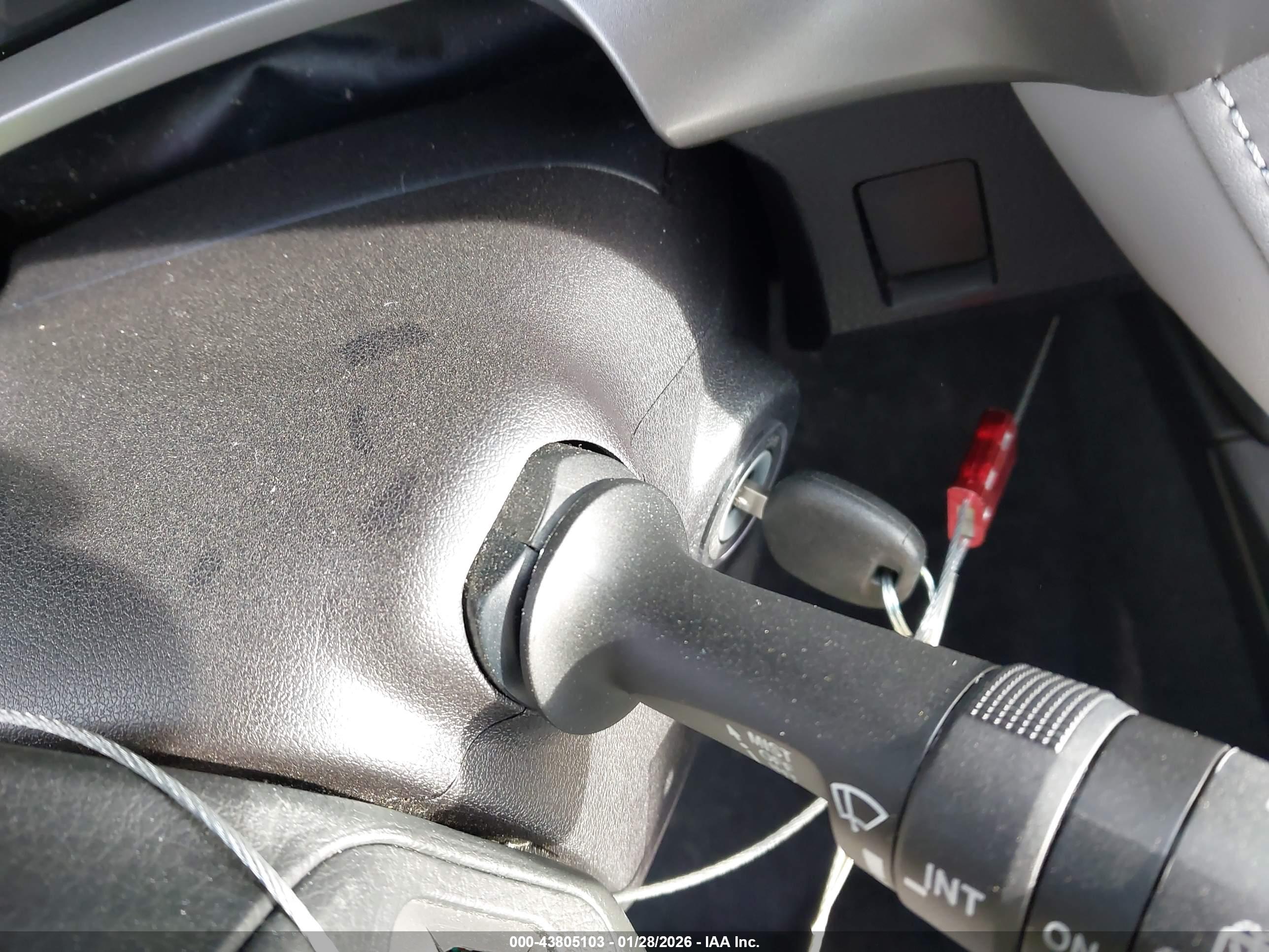 TOYOTA RAV4 image 11
