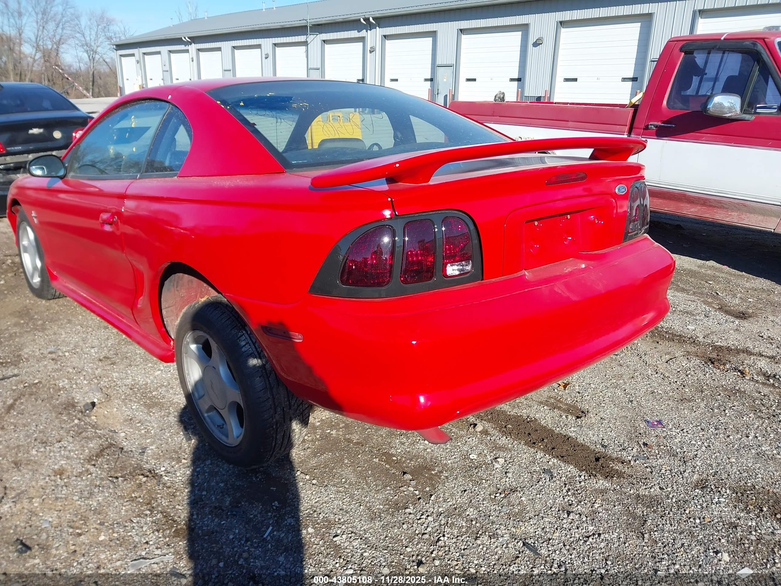 FORD MUSTANG image 3