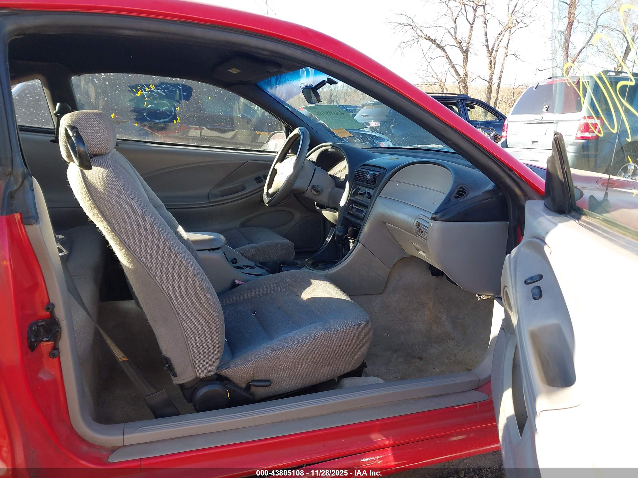 FORD MUSTANG image 5