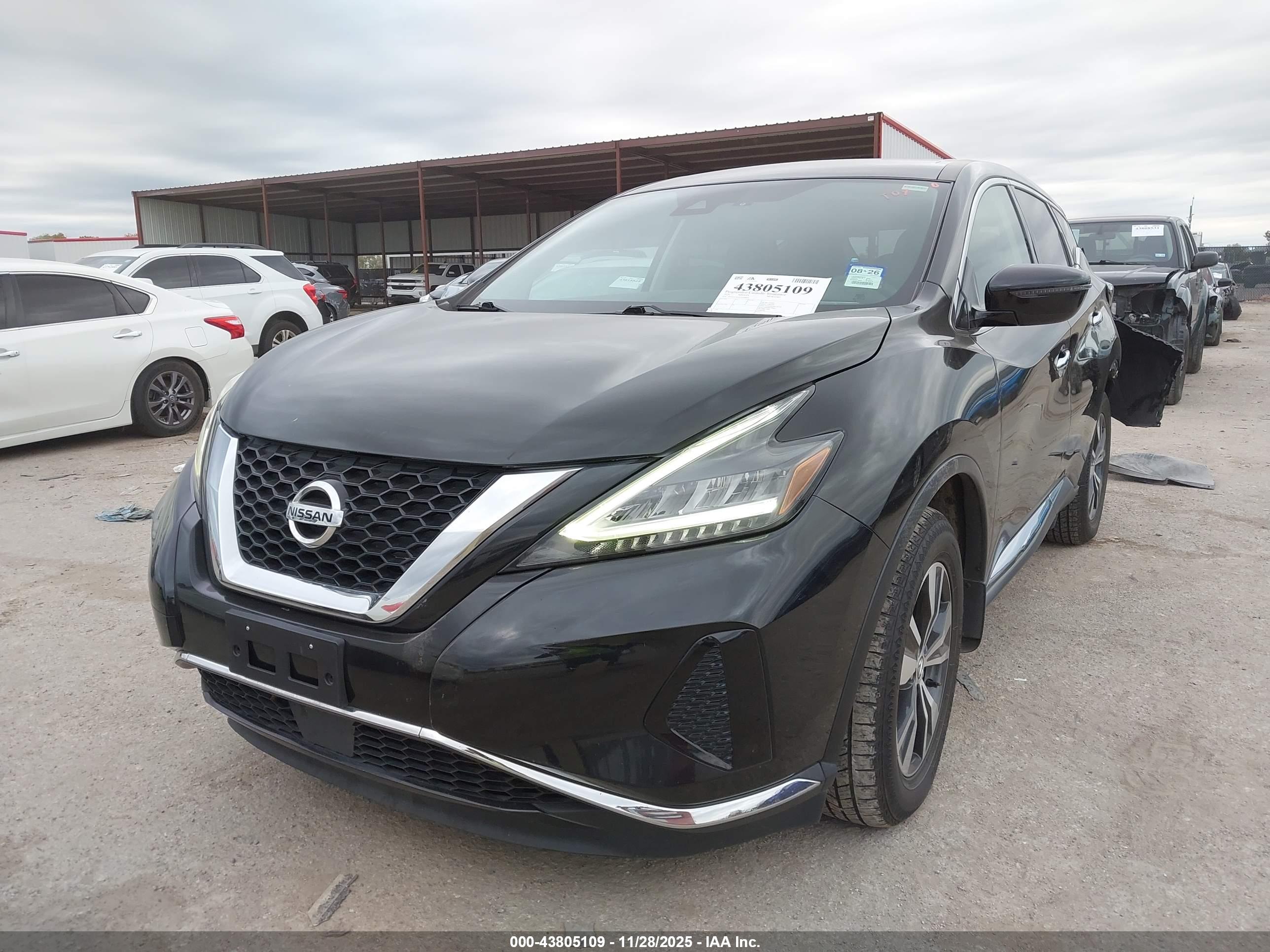 NISSAN MURANO image 2