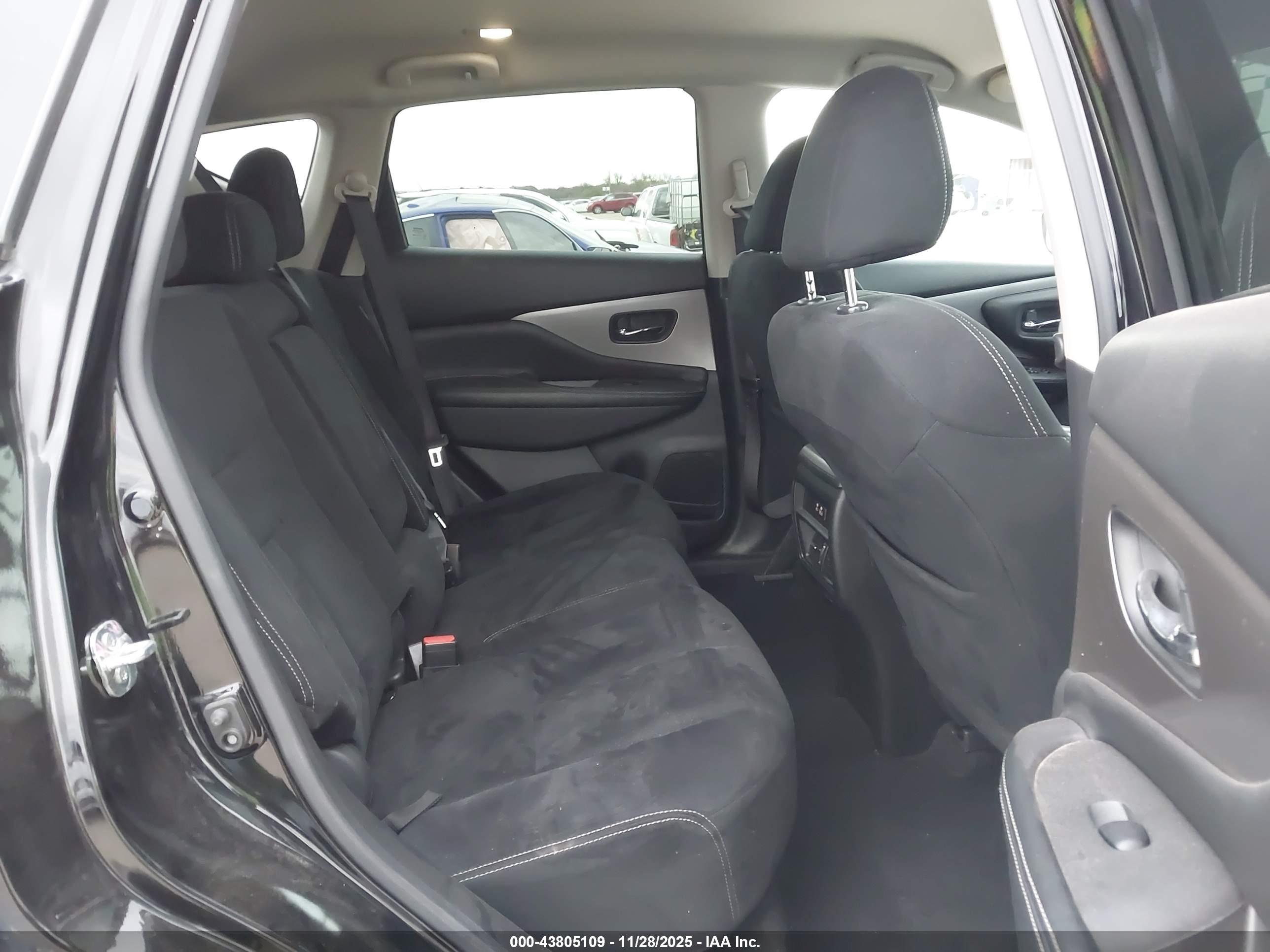 NISSAN MURANO image 8