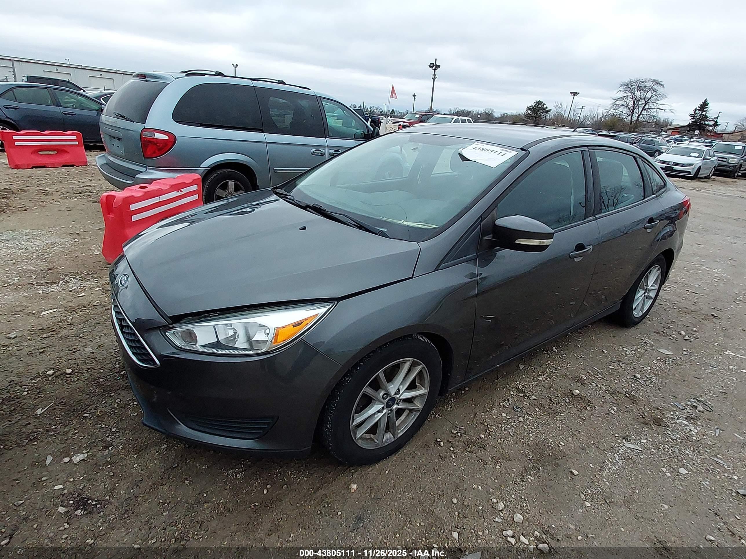 FORD FOCUS image 2