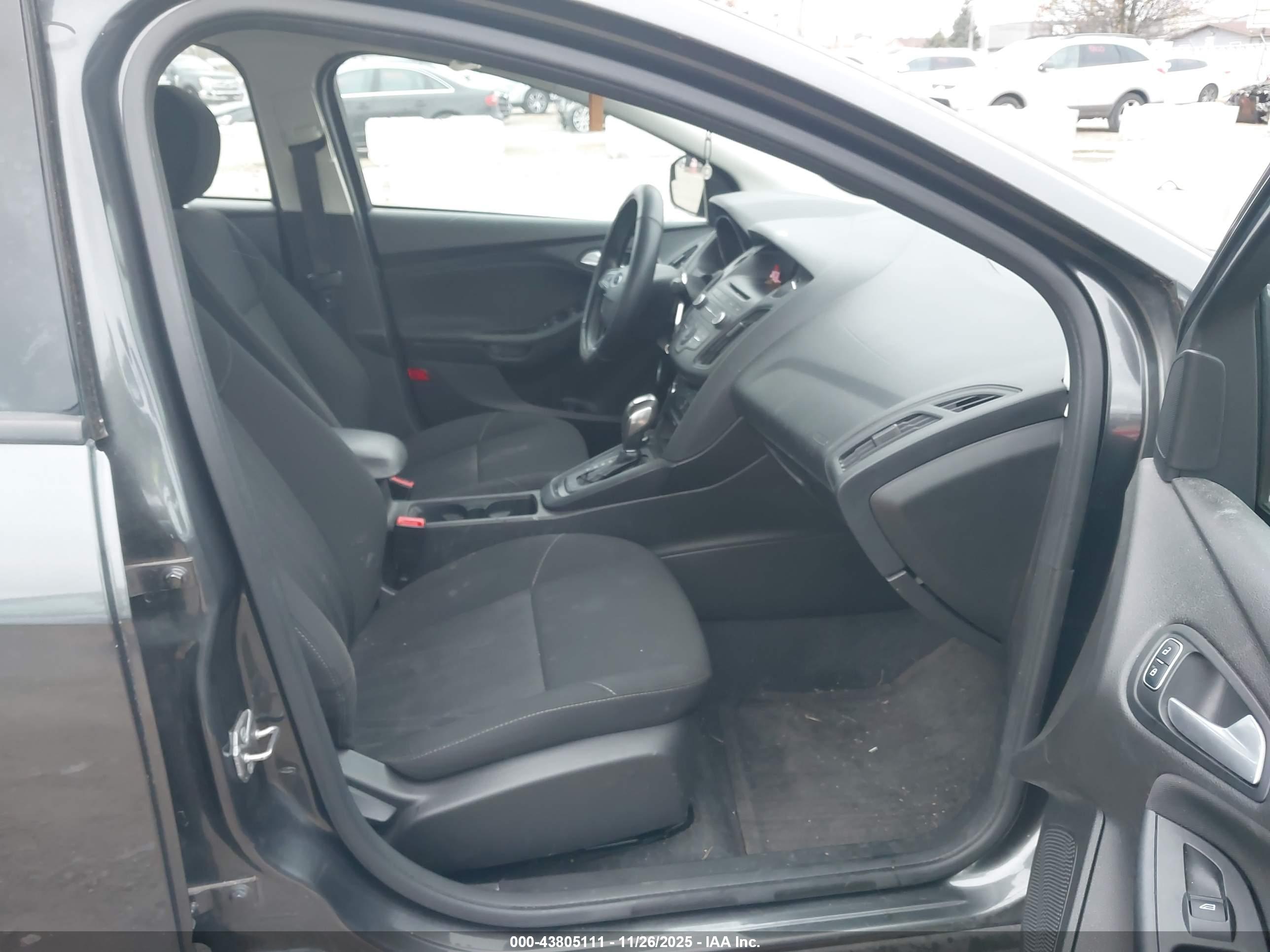 FORD FOCUS image 5
