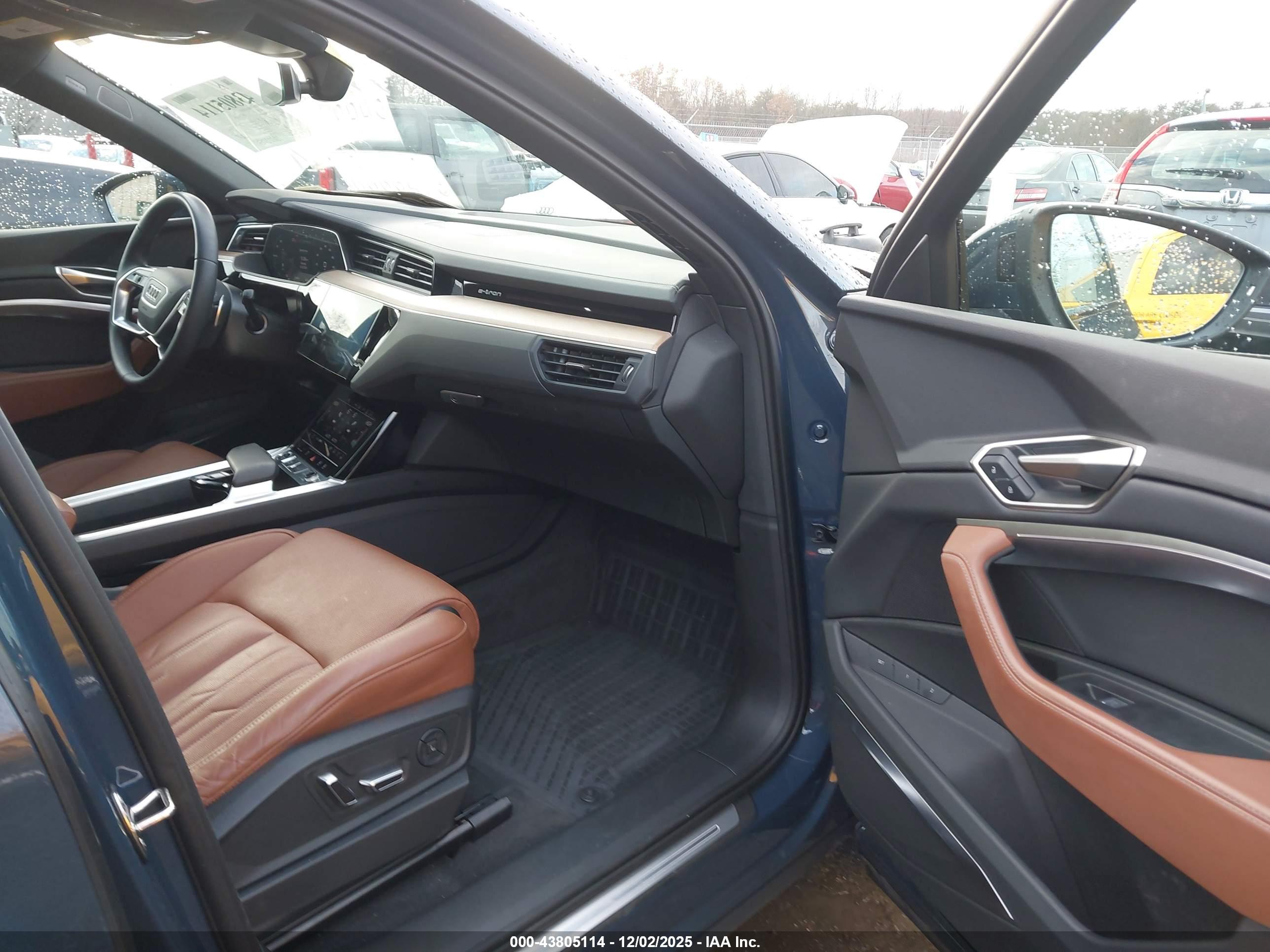 AUDI Q8 image 5
