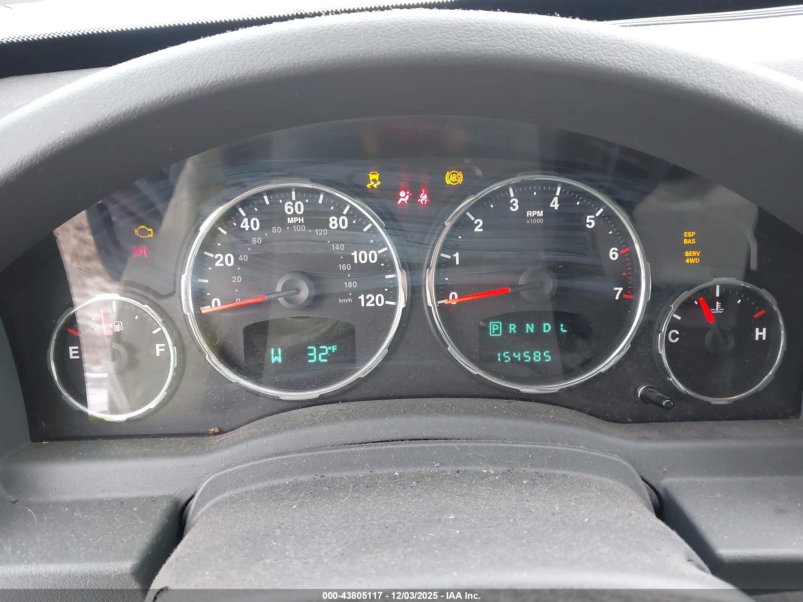 JEEP LIBERTY image 7