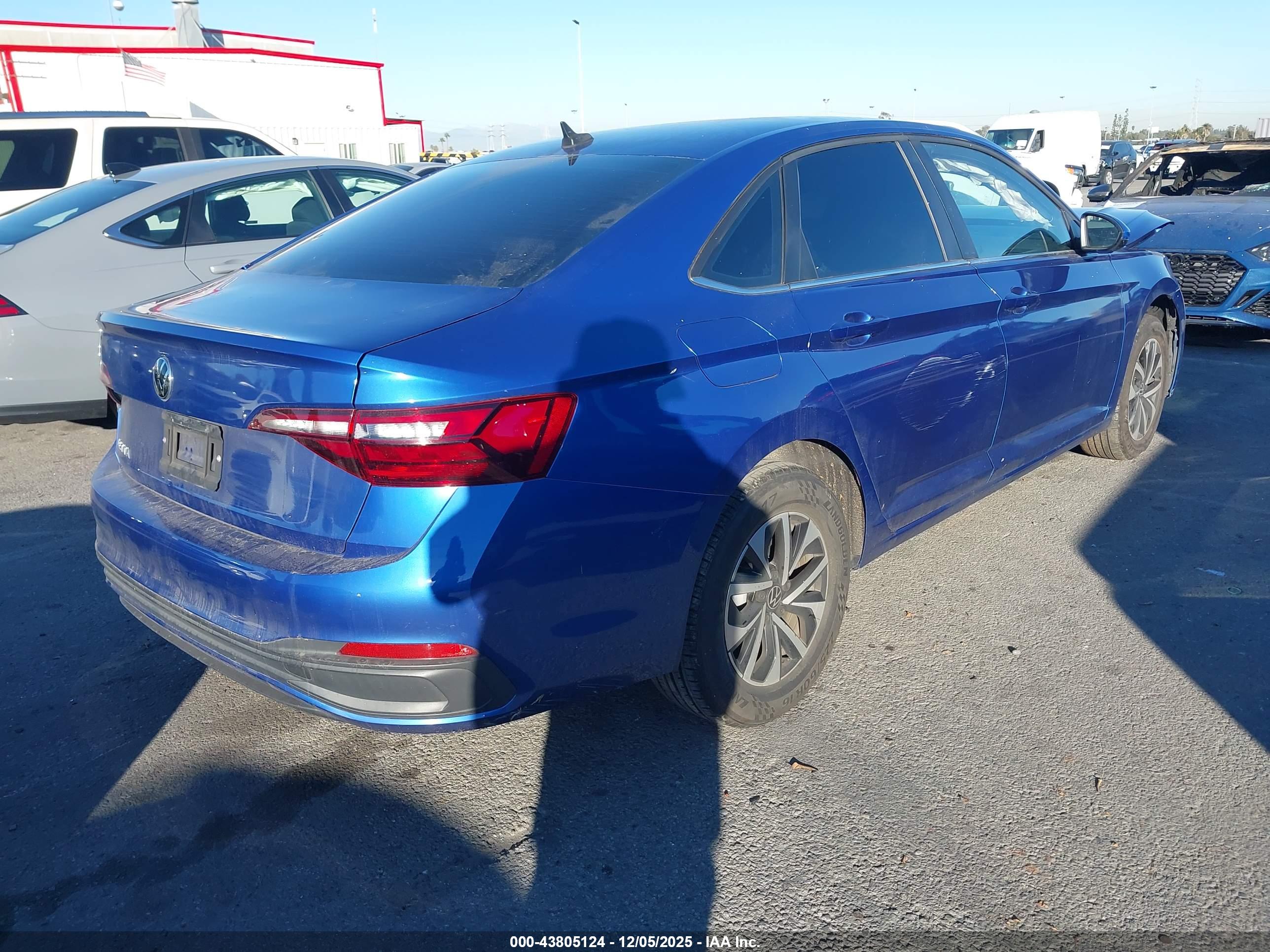 VOLKSWAGEN JETTA image 4