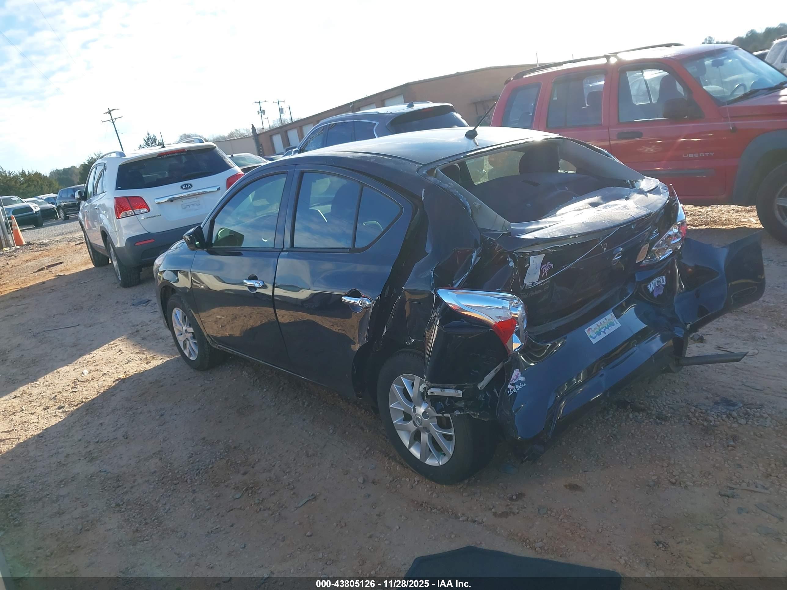 NISSAN VERSA image 3