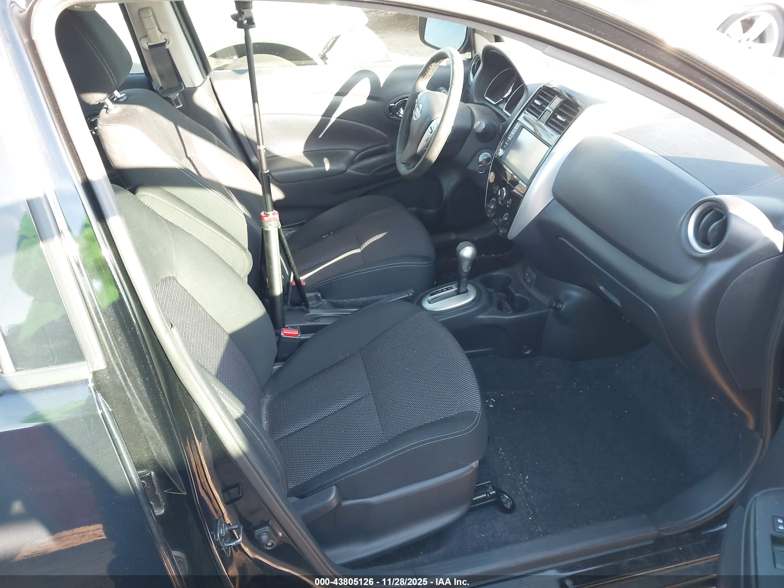 NISSAN VERSA image 5