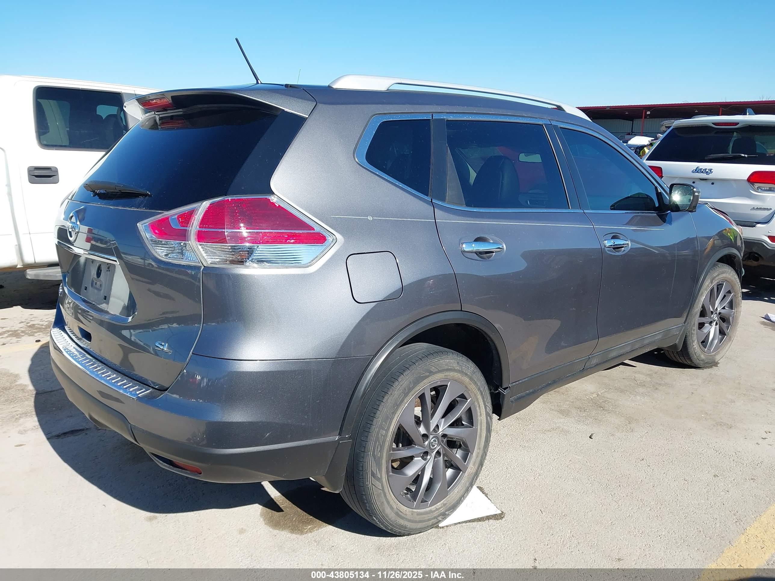 NISSAN ROGUE image 4