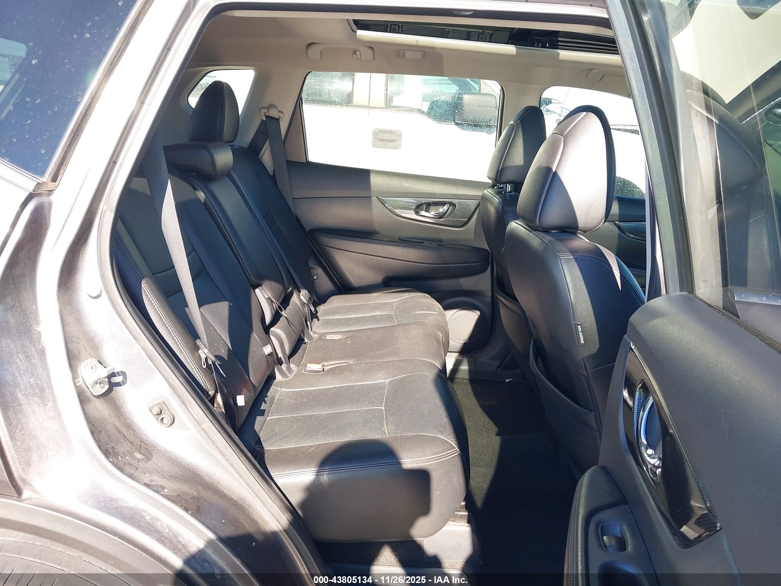 NISSAN ROGUE image 8