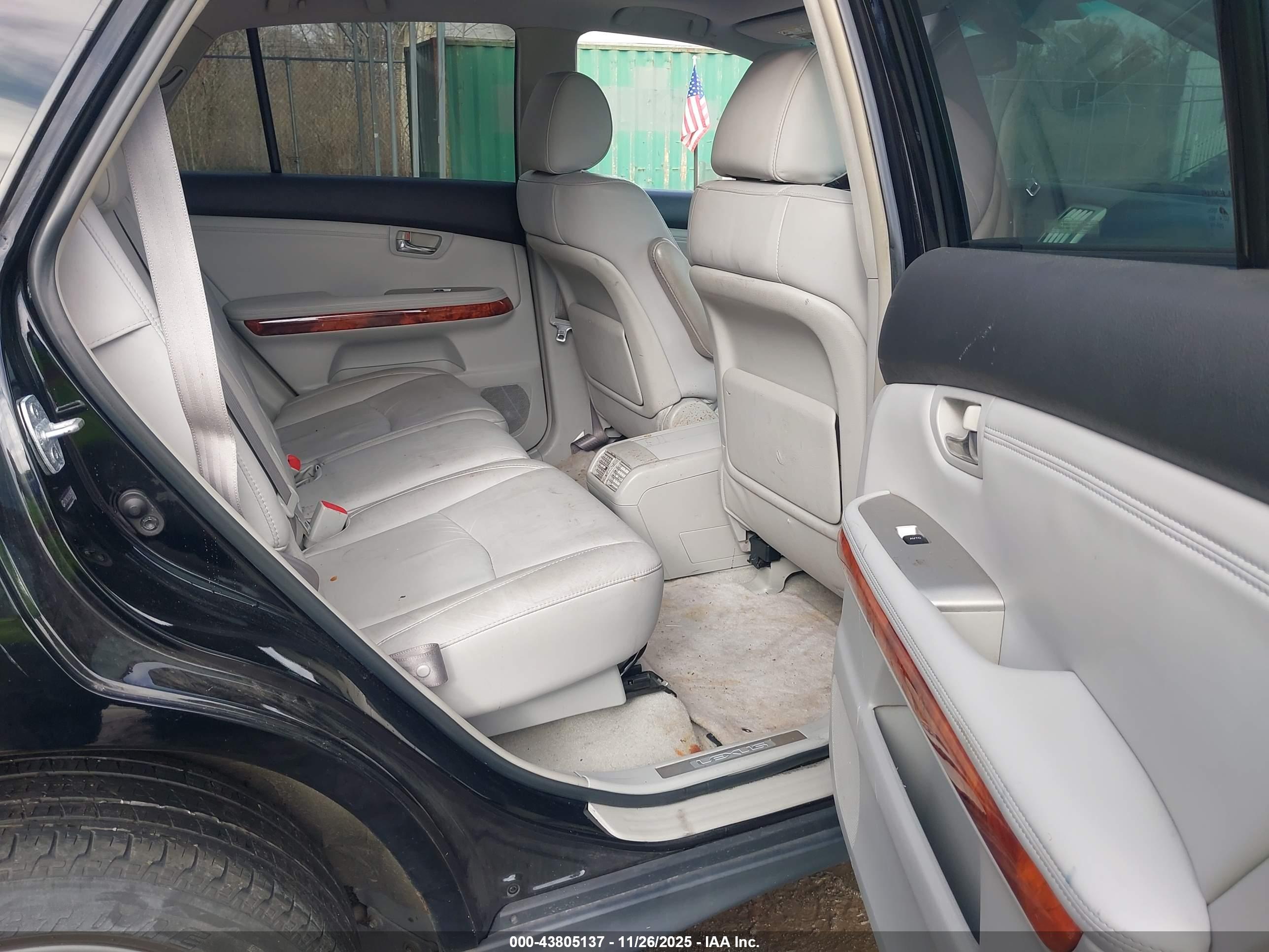 LEXUS RX image 8