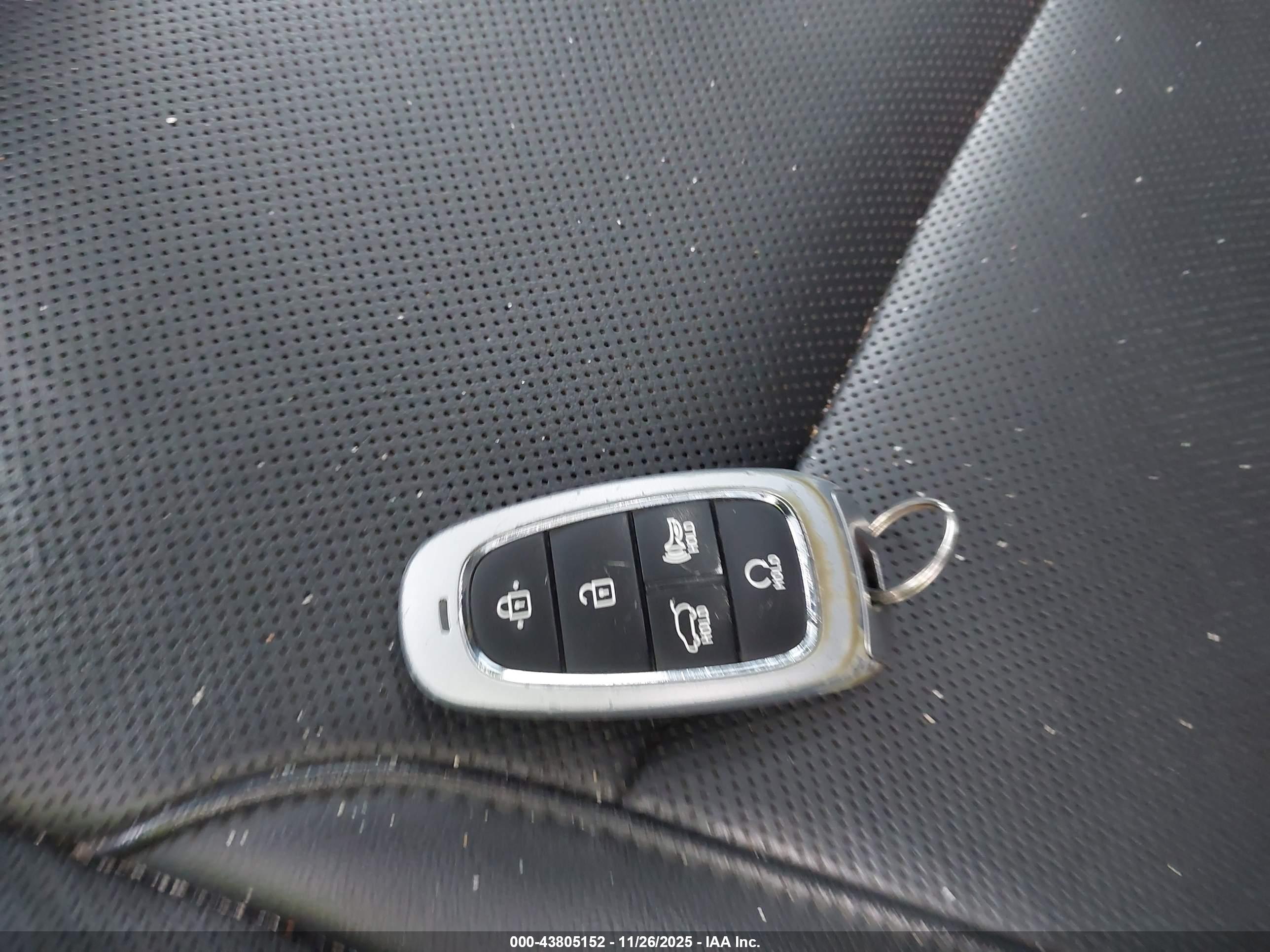 HYUNDAI TUCSON image 11