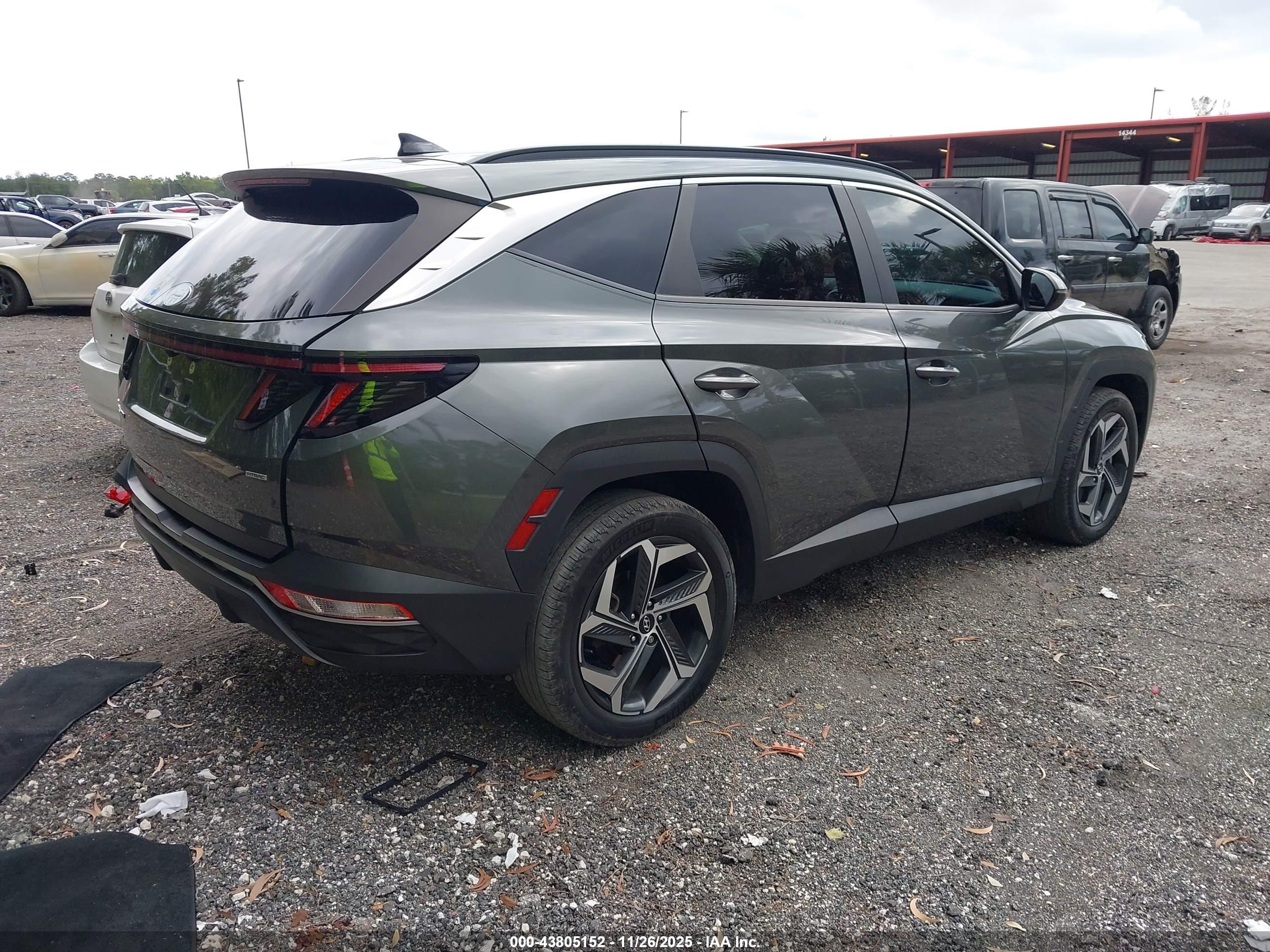 HYUNDAI TUCSON image 4