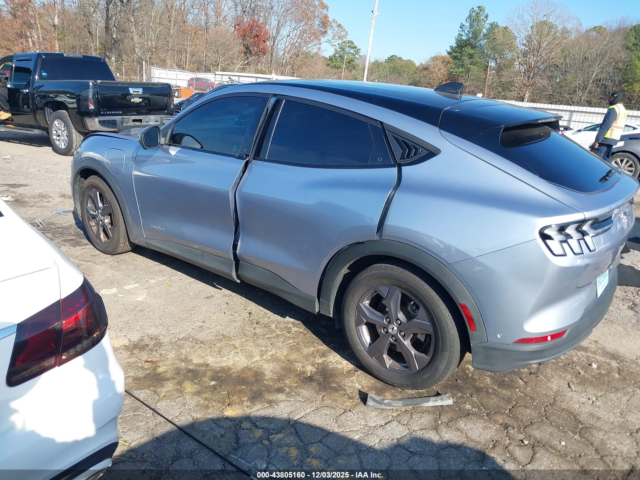 FORD MUSTANG image 3