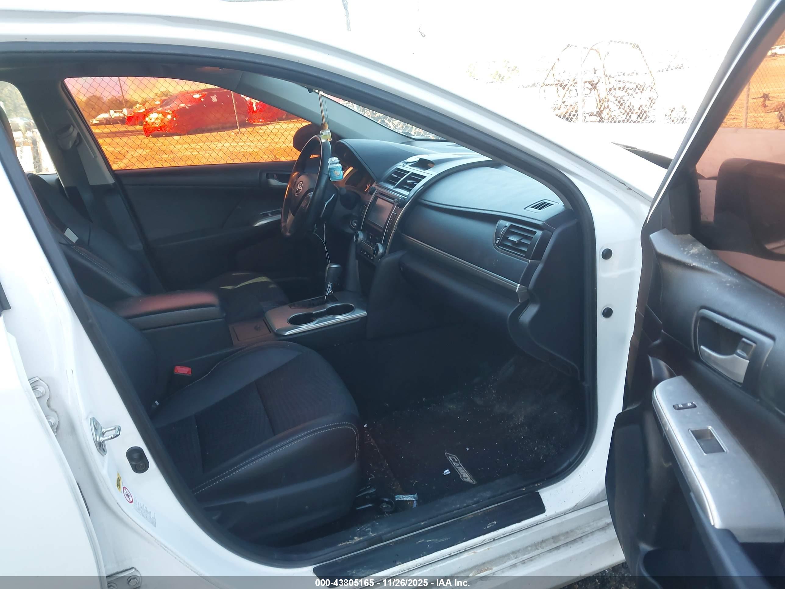 TOYOTA CAMRY image 5