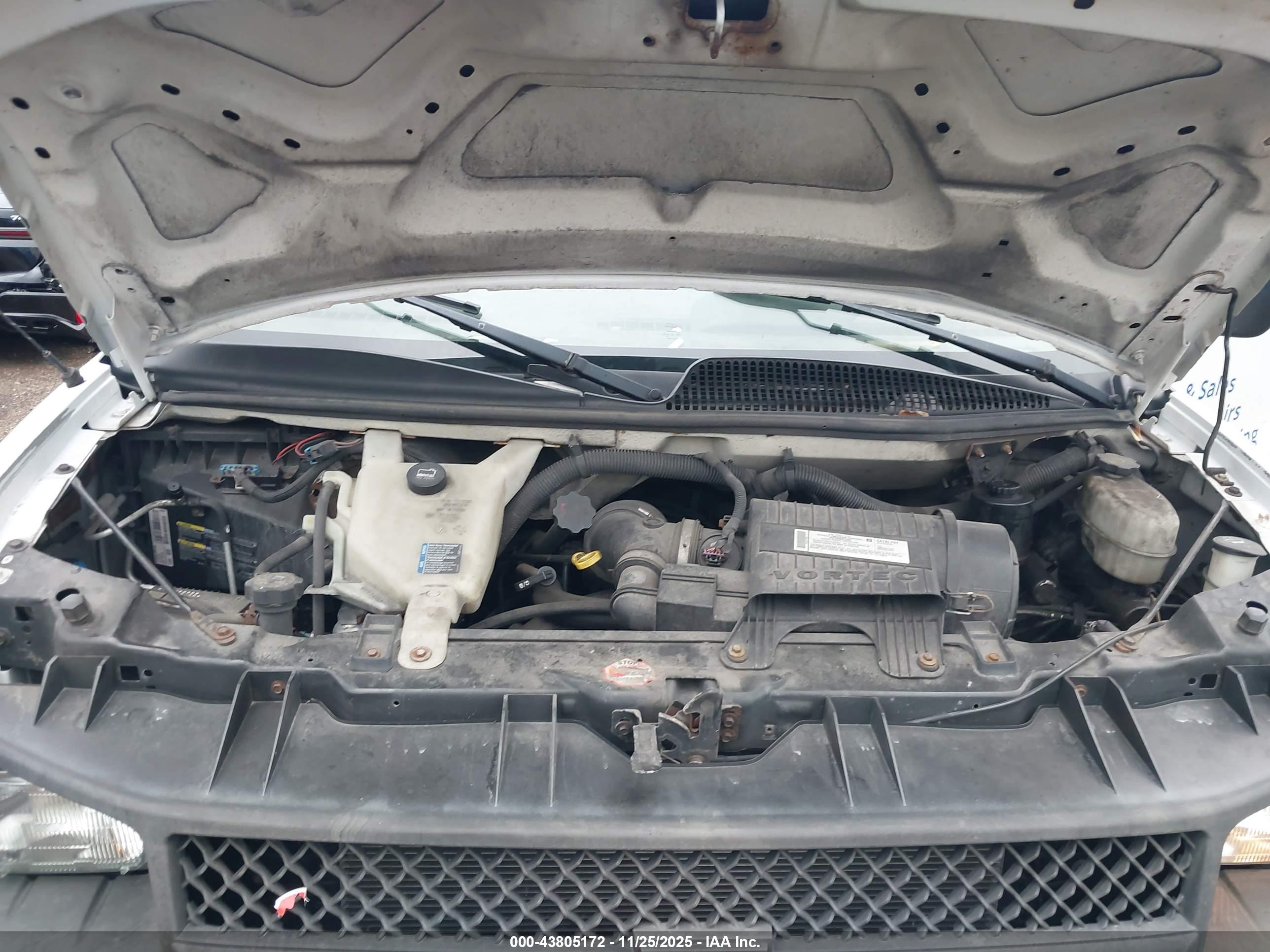 CHEVROLET EXPRESS image 10