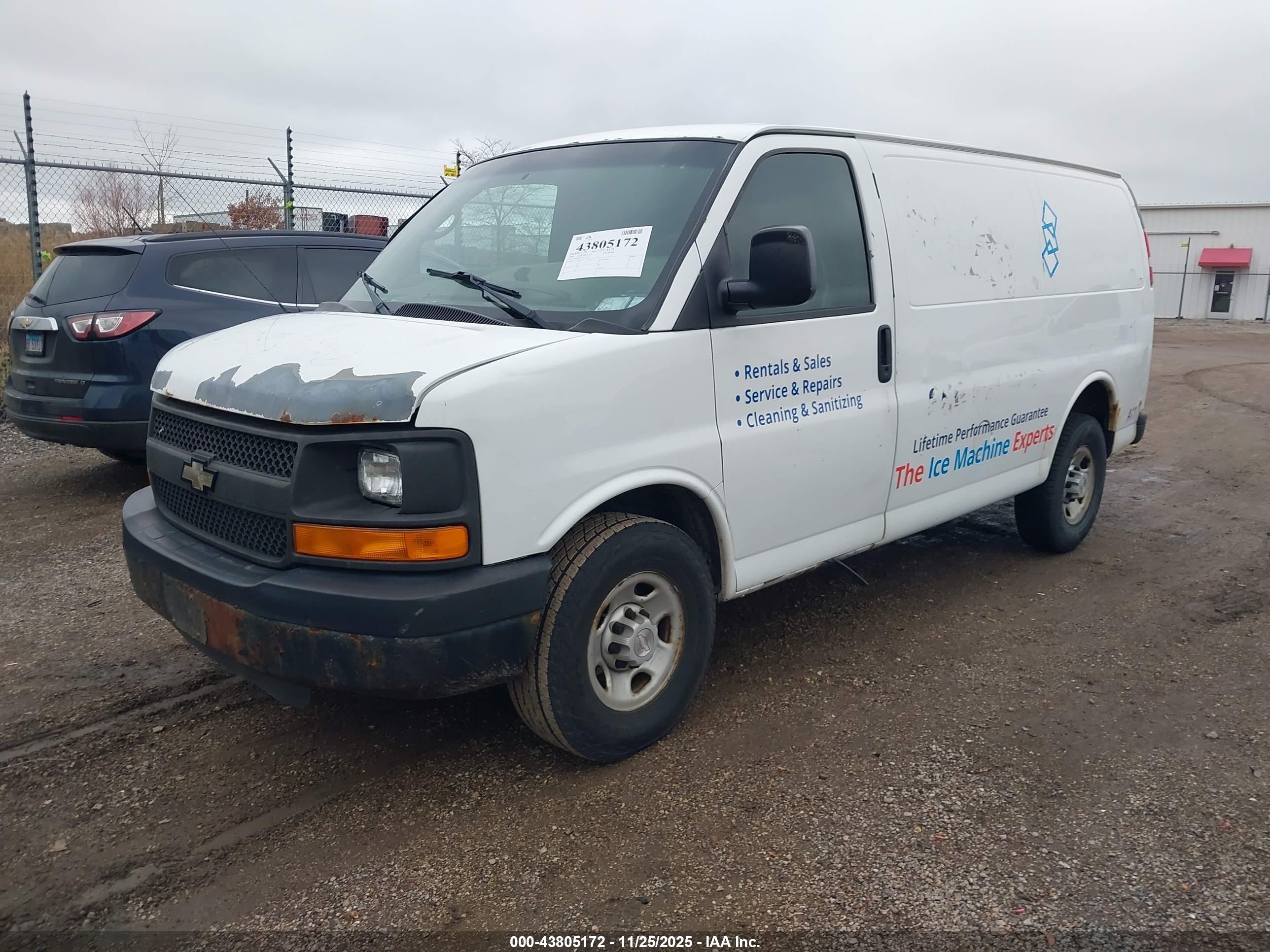 CHEVROLET EXPRESS image 2
