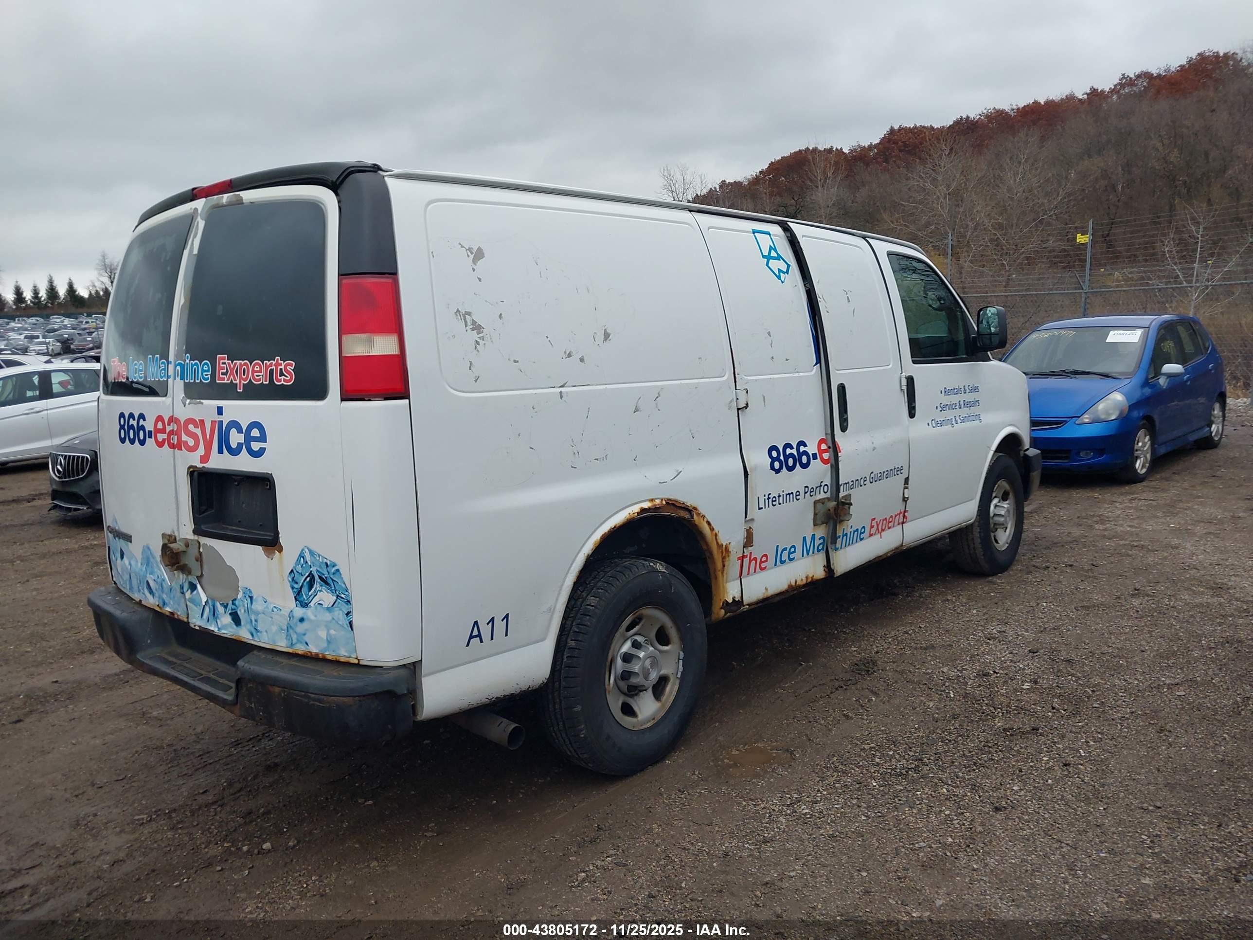 CHEVROLET EXPRESS image 4