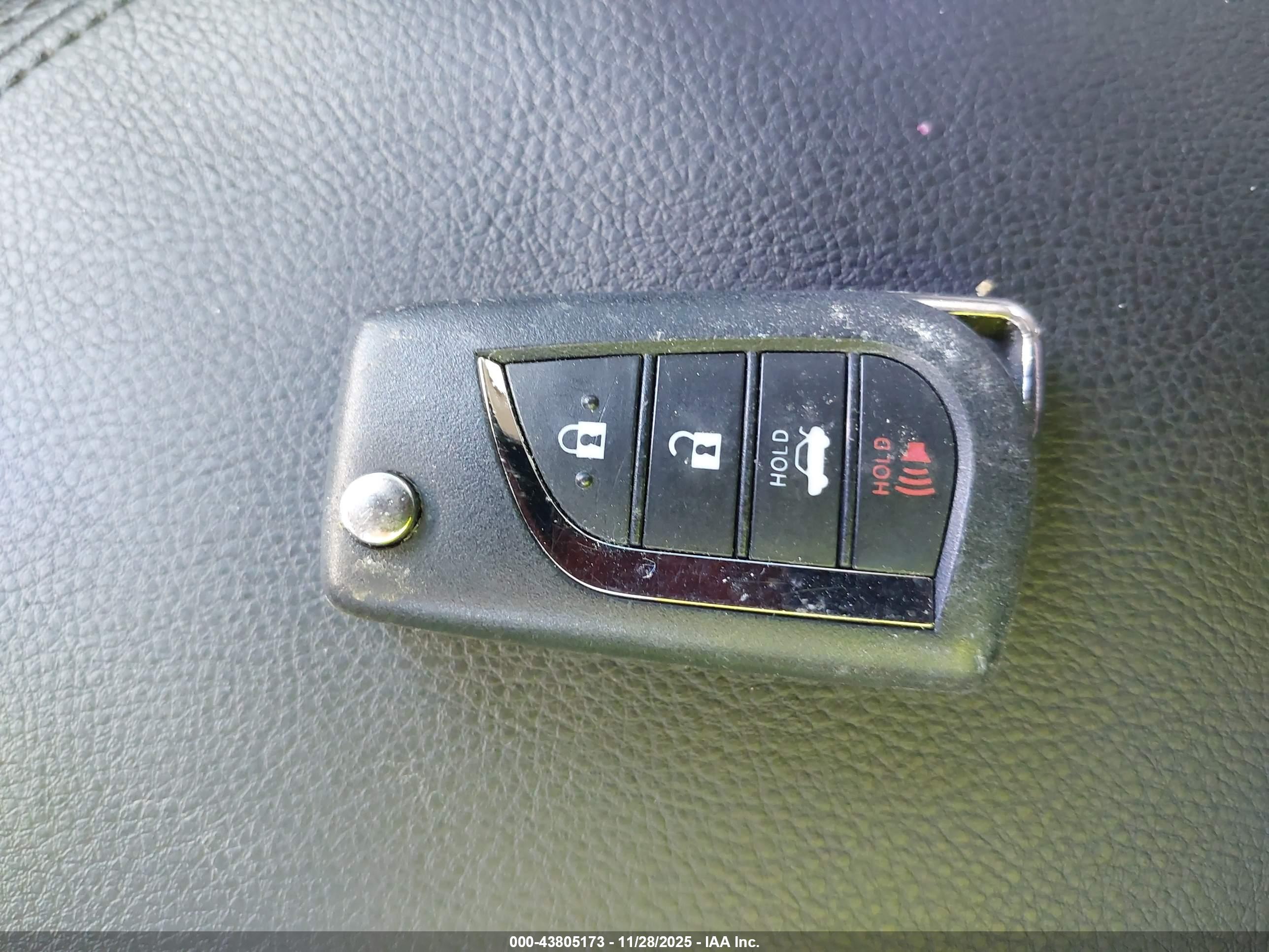 TOYOTA CAMRY image 11