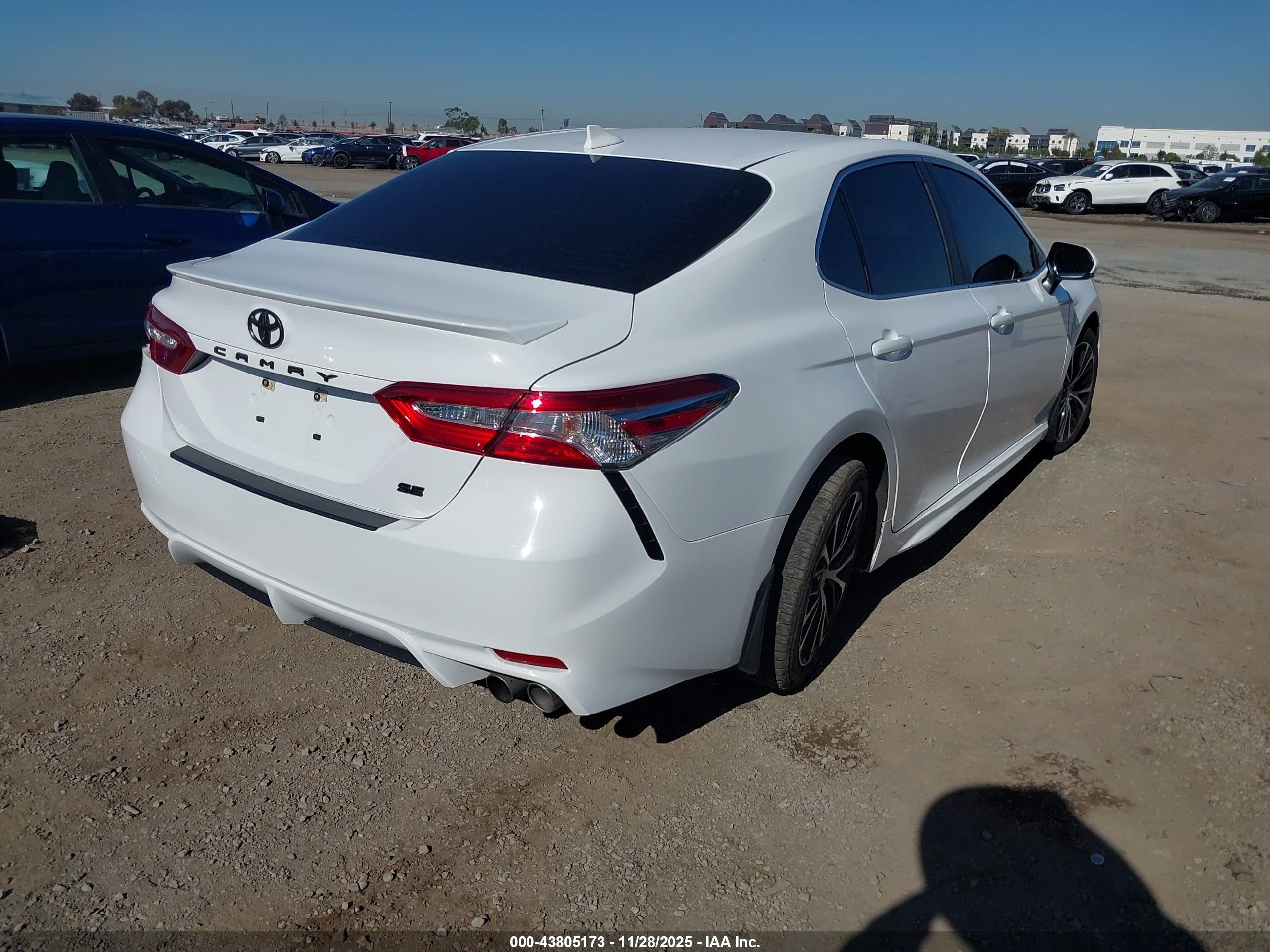 TOYOTA CAMRY image 4