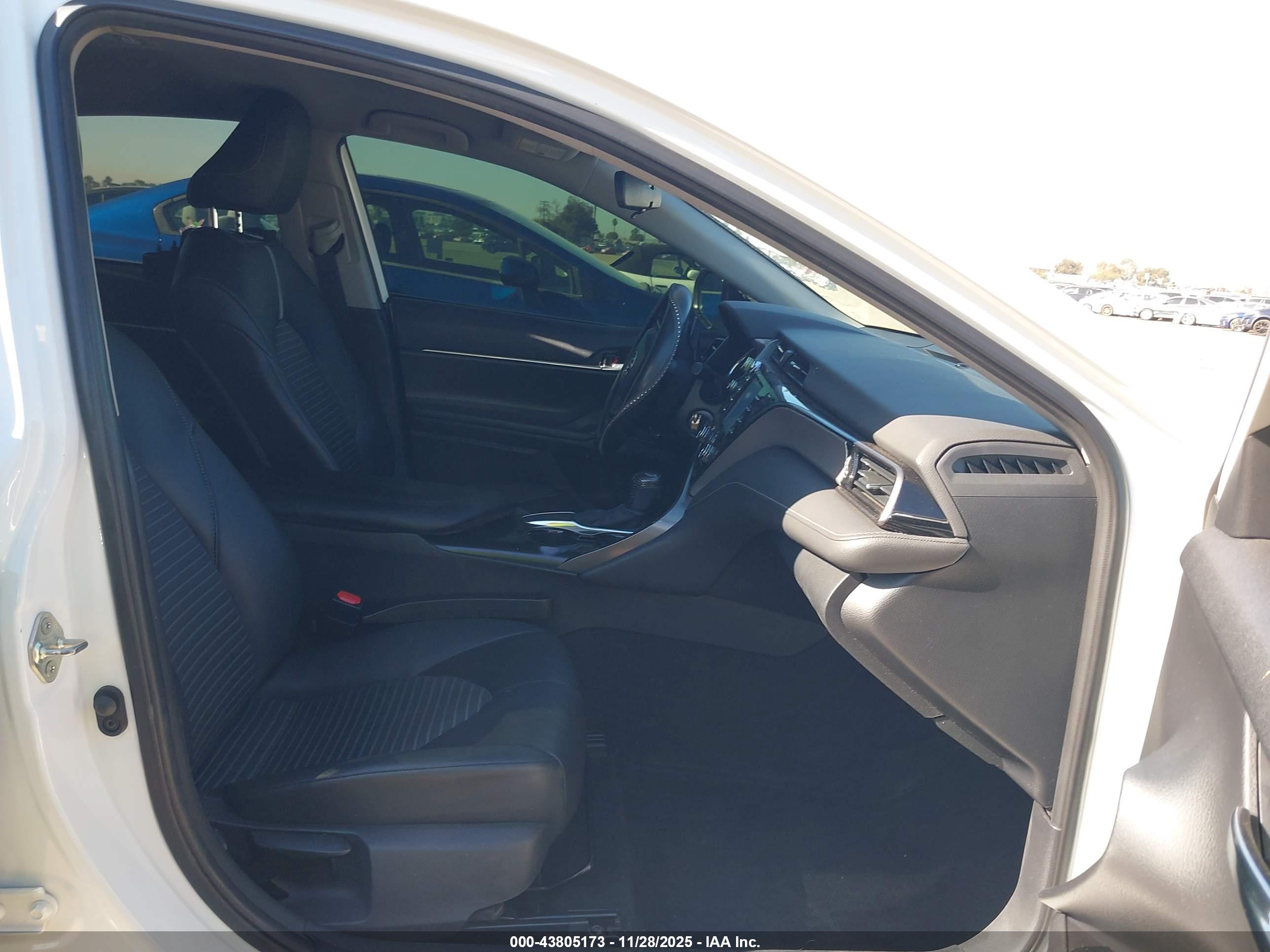 TOYOTA CAMRY image 5