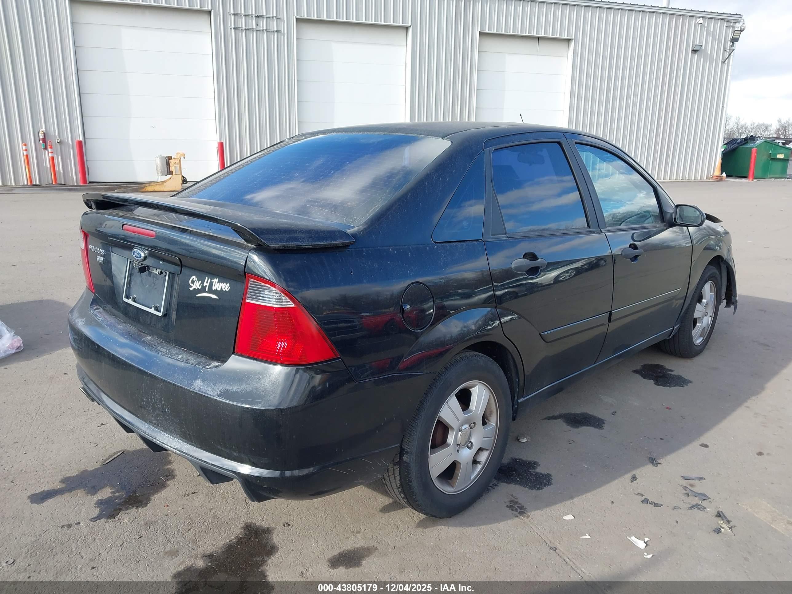 FORD FOCUS image 4