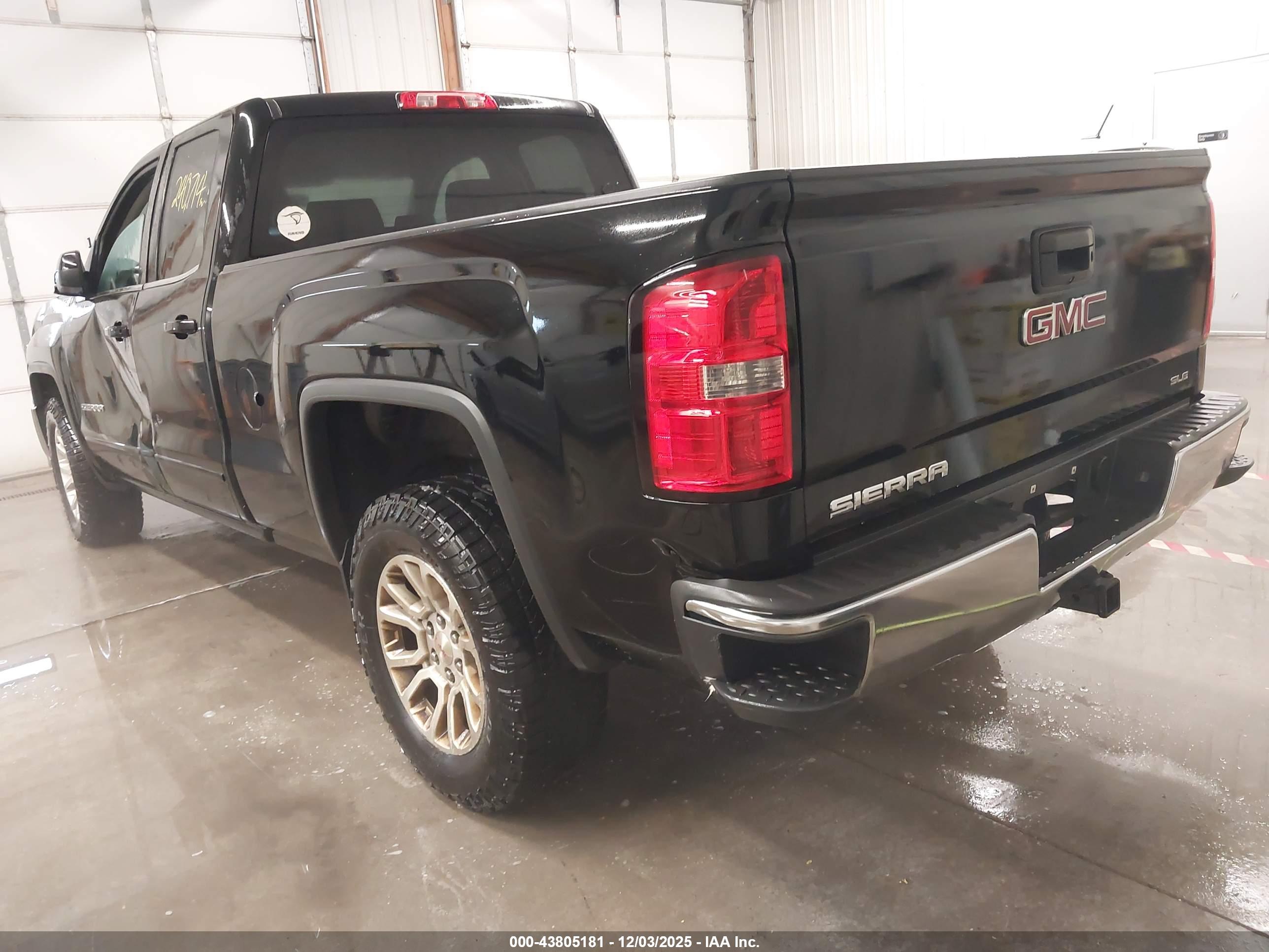 GMC SIERRA image 3