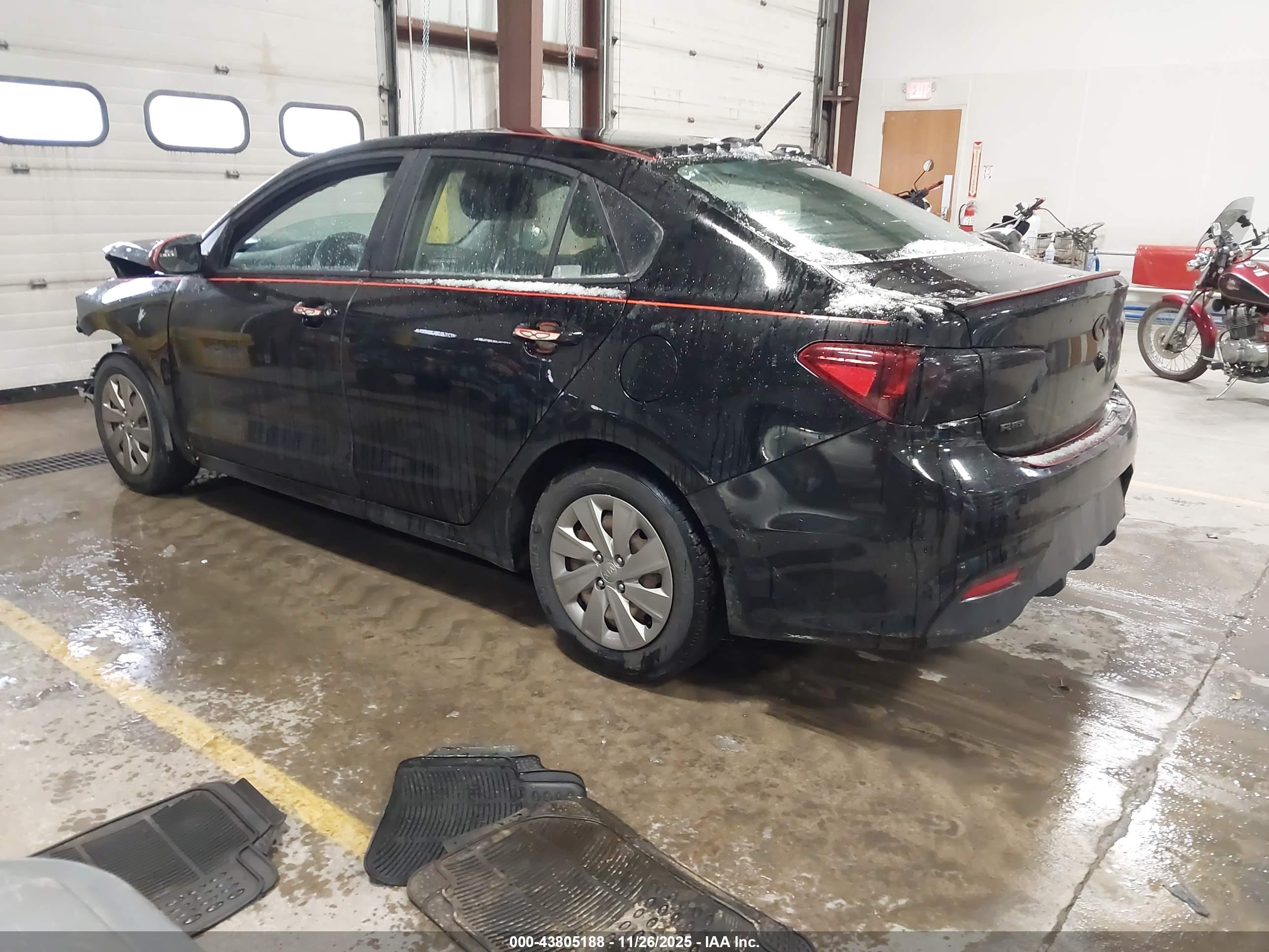 KIA RIO image 3
