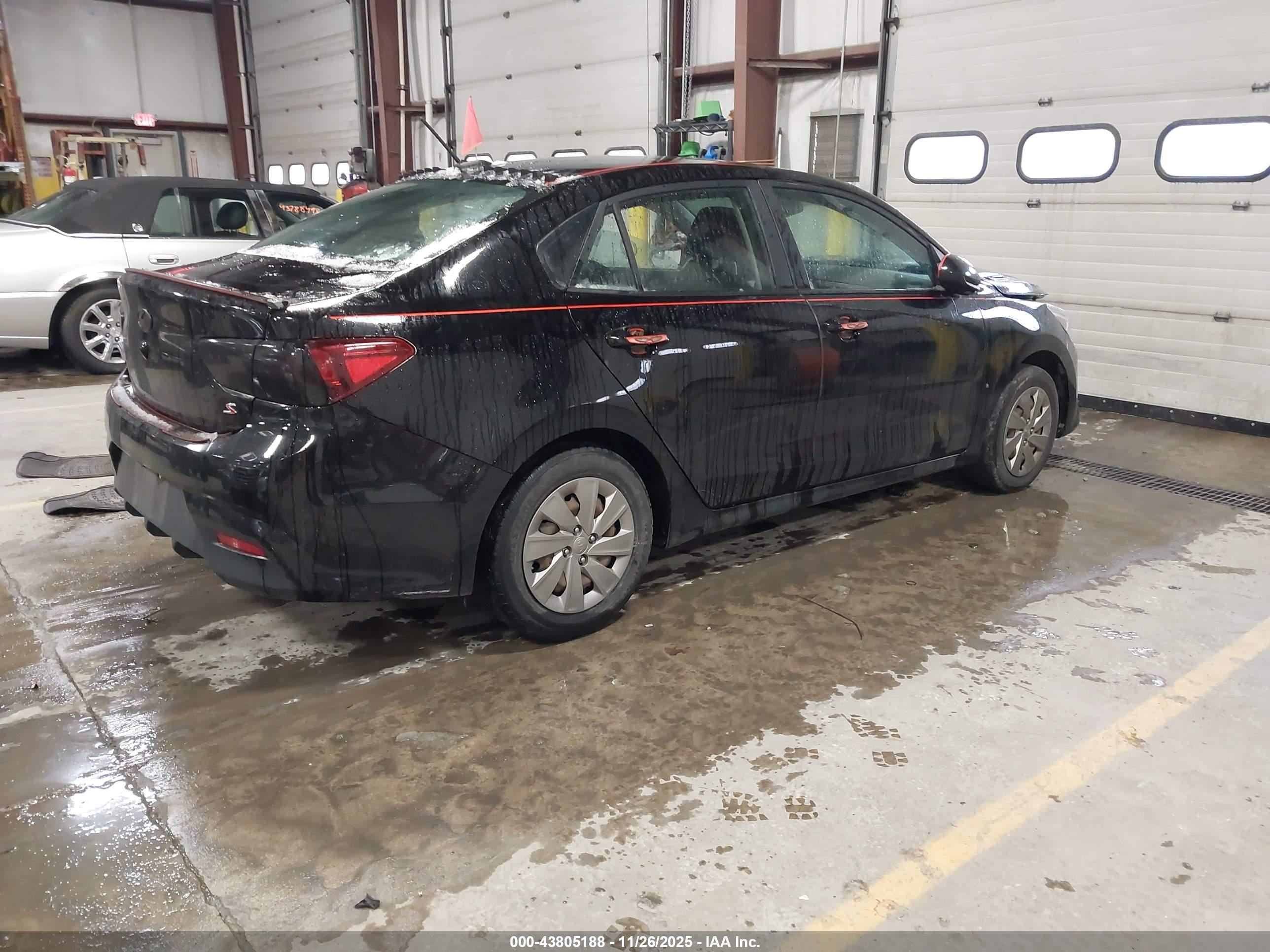 KIA RIO image 4