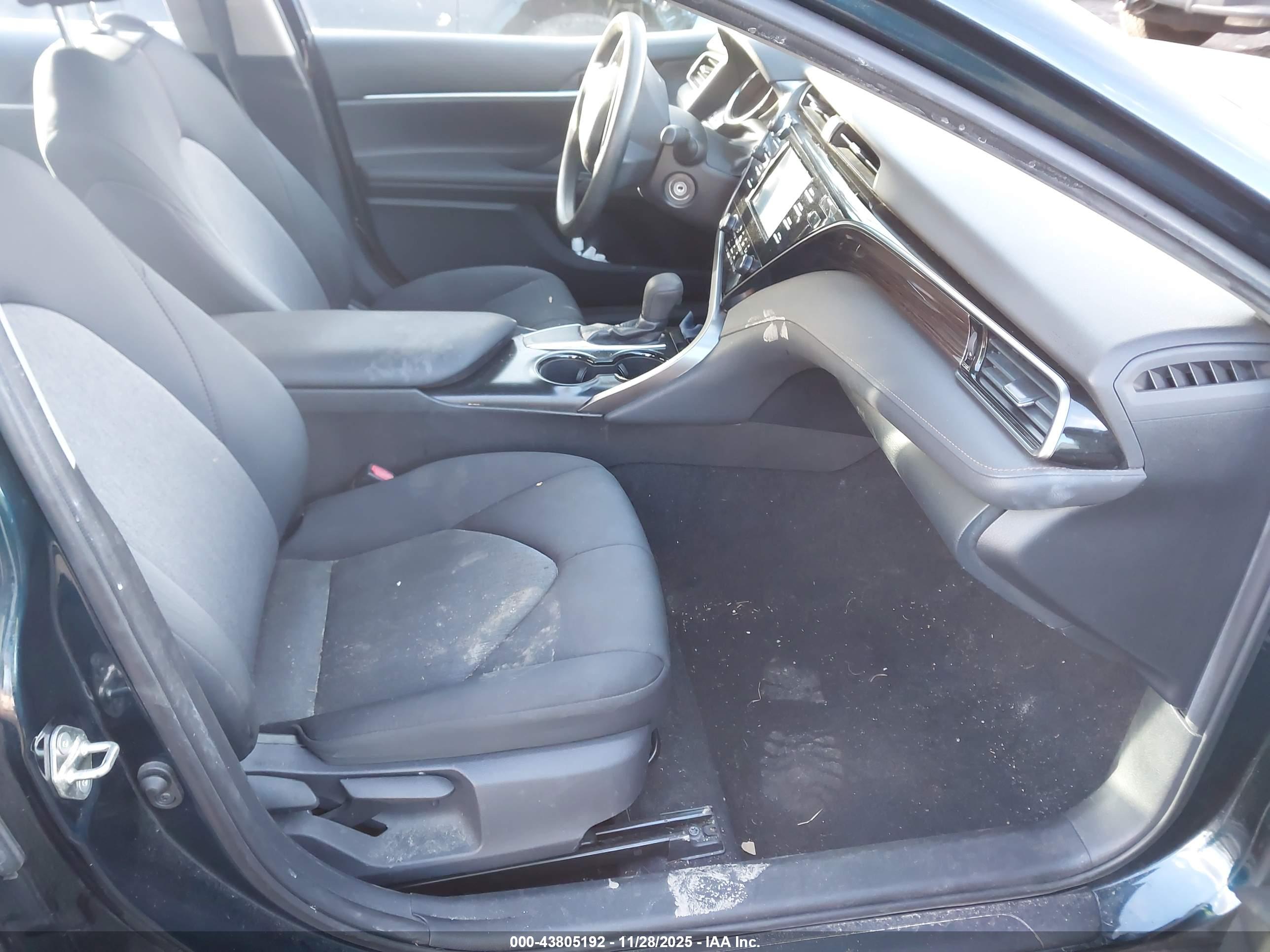 TOYOTA CAMRY image 5