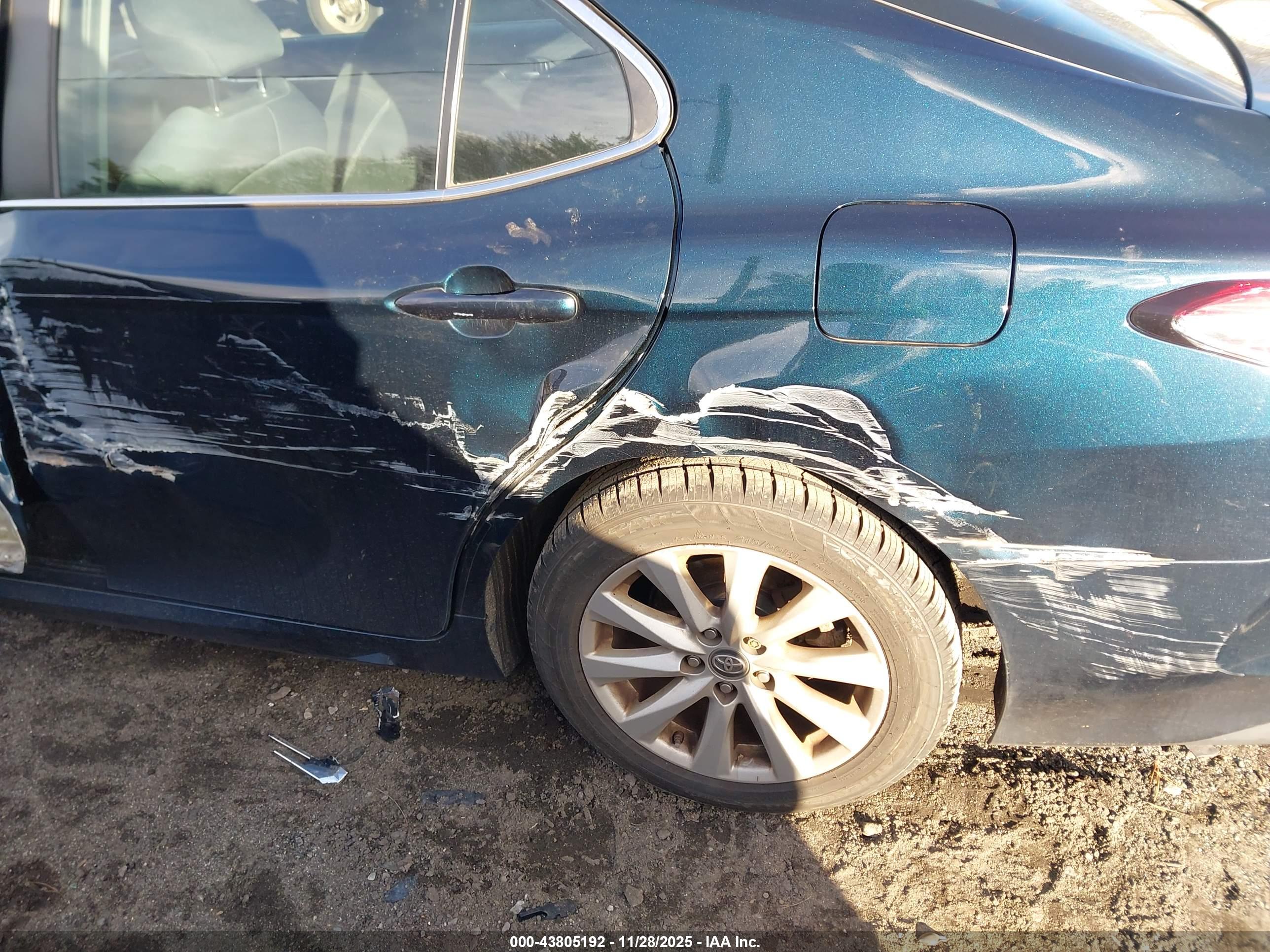 TOYOTA CAMRY image 6