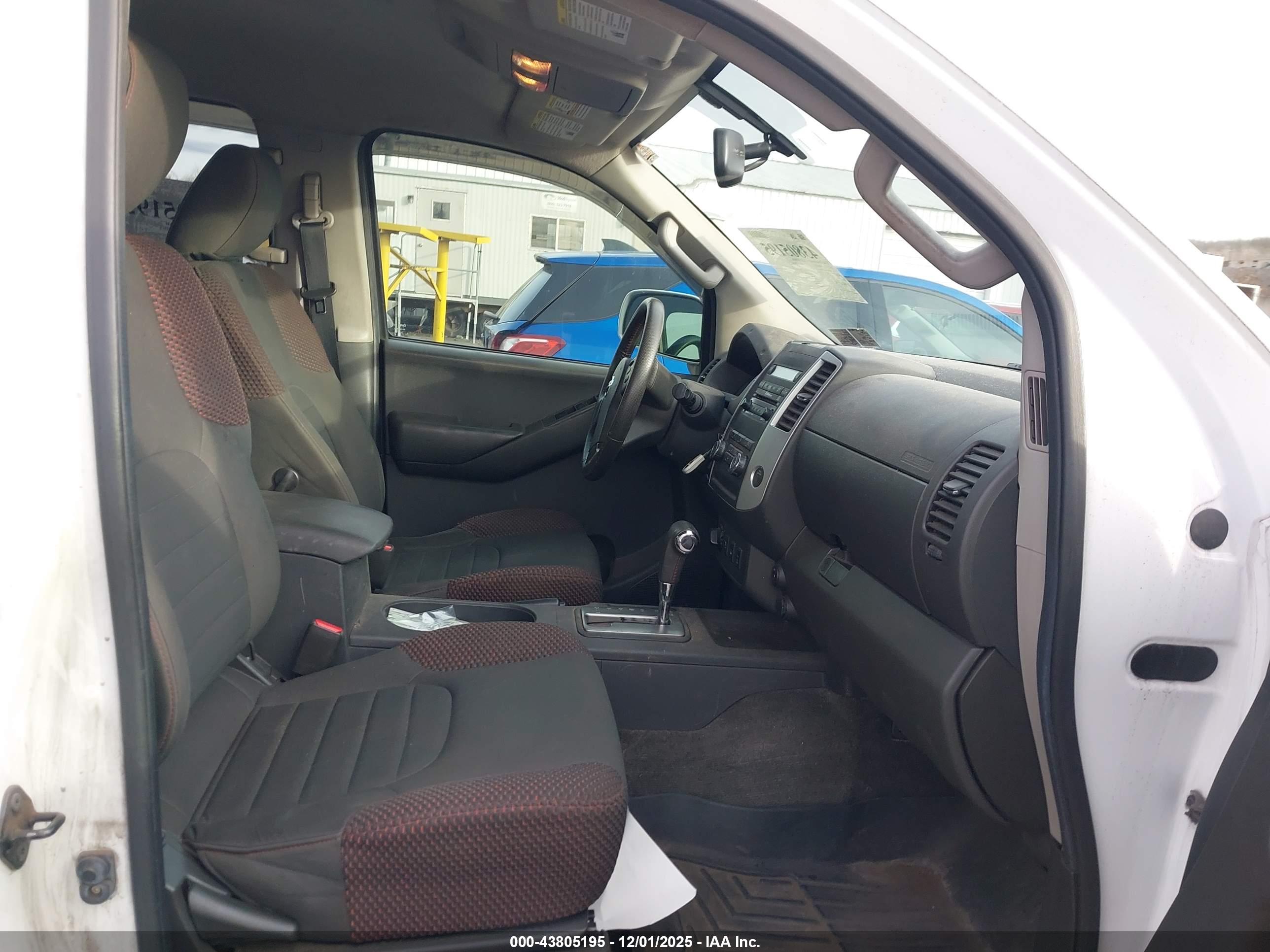 NISSAN FRONTIER image 5