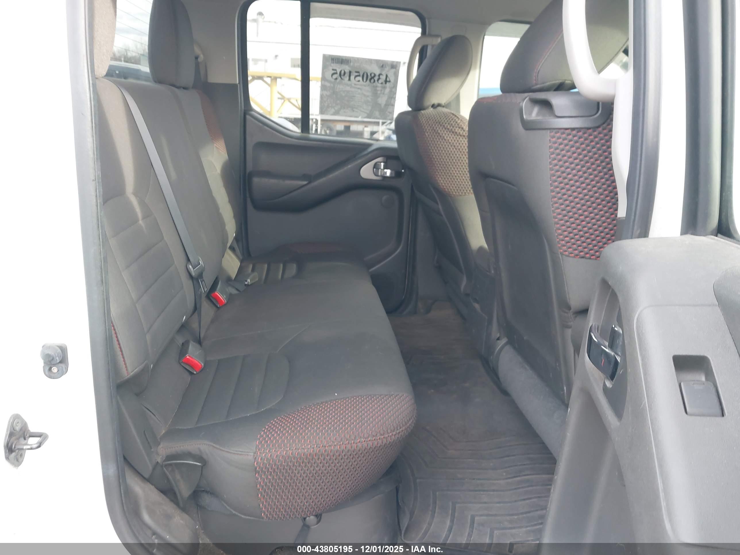 NISSAN FRONTIER image 8
