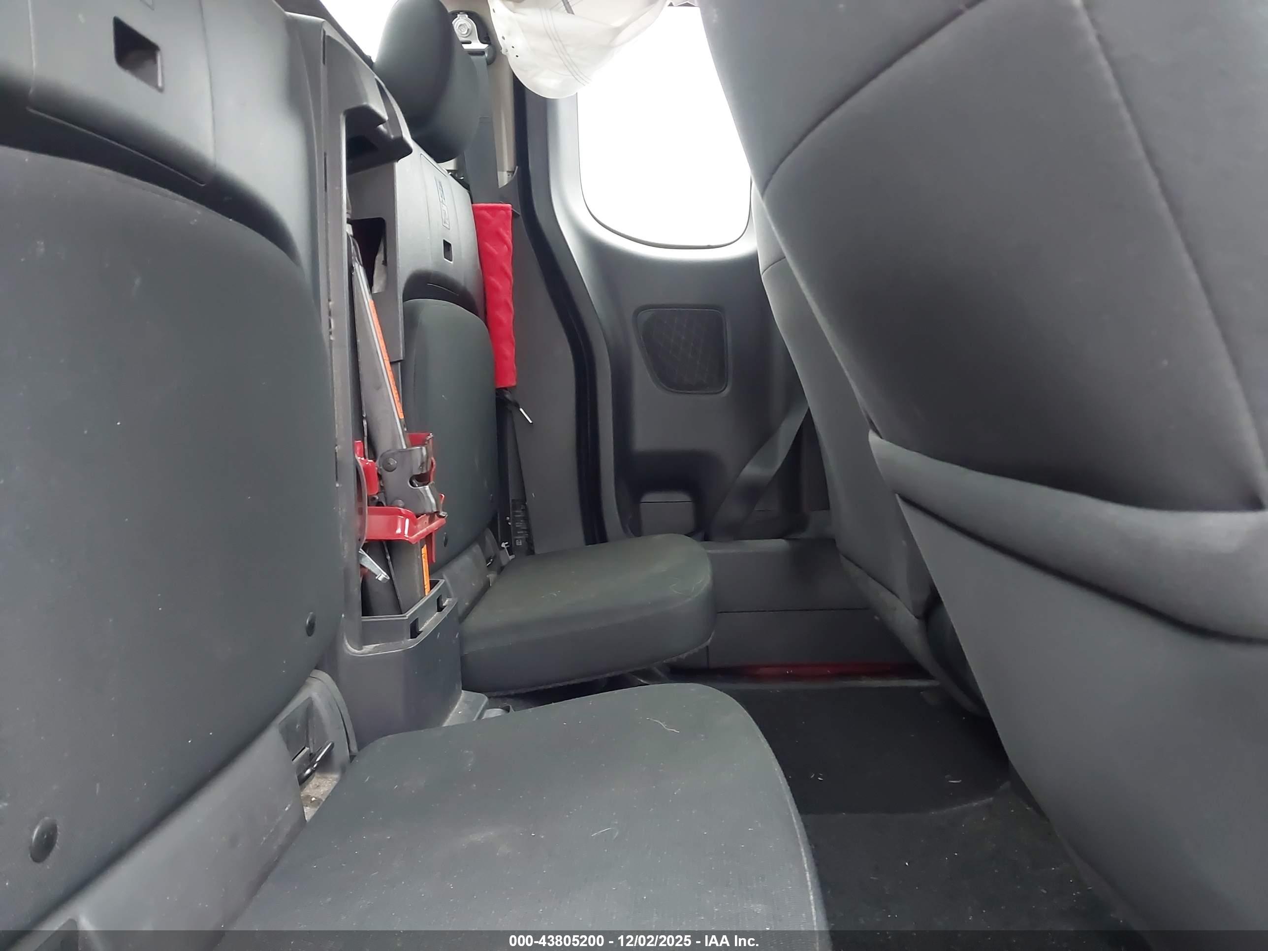 NISSAN FRONTIER image 8