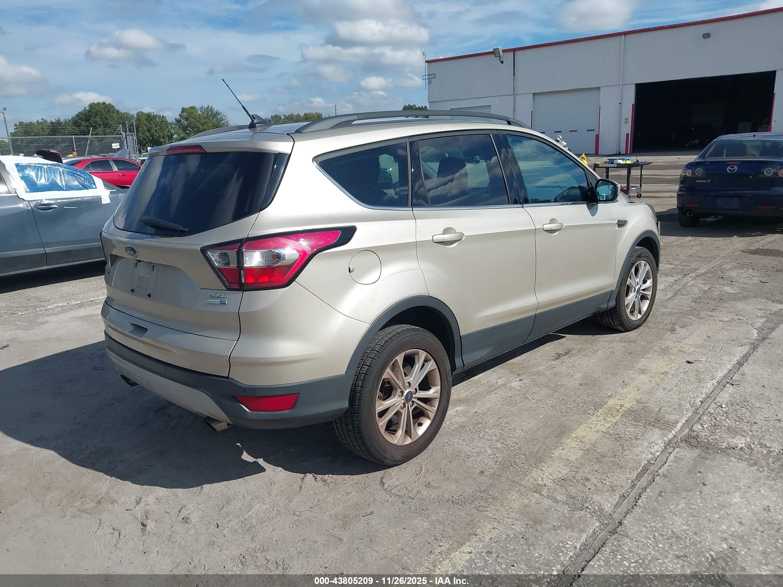FORD ESCAPE image 4