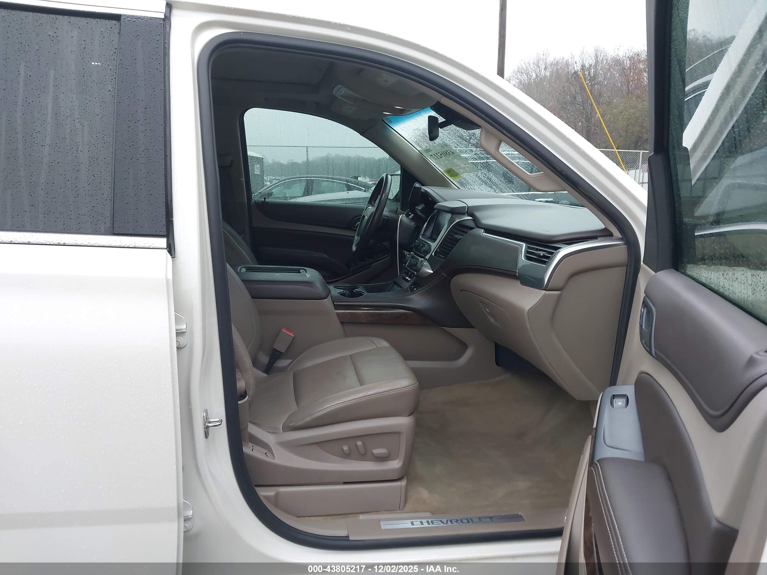 CHEVROLET TAHOE image 5