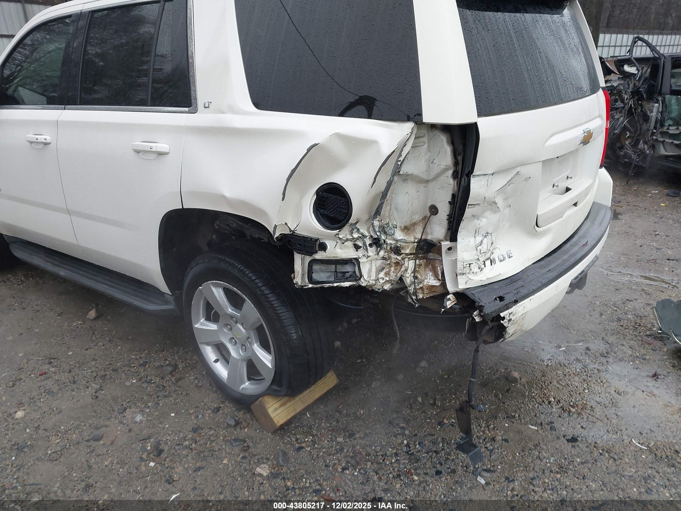 CHEVROLET TAHOE image 6