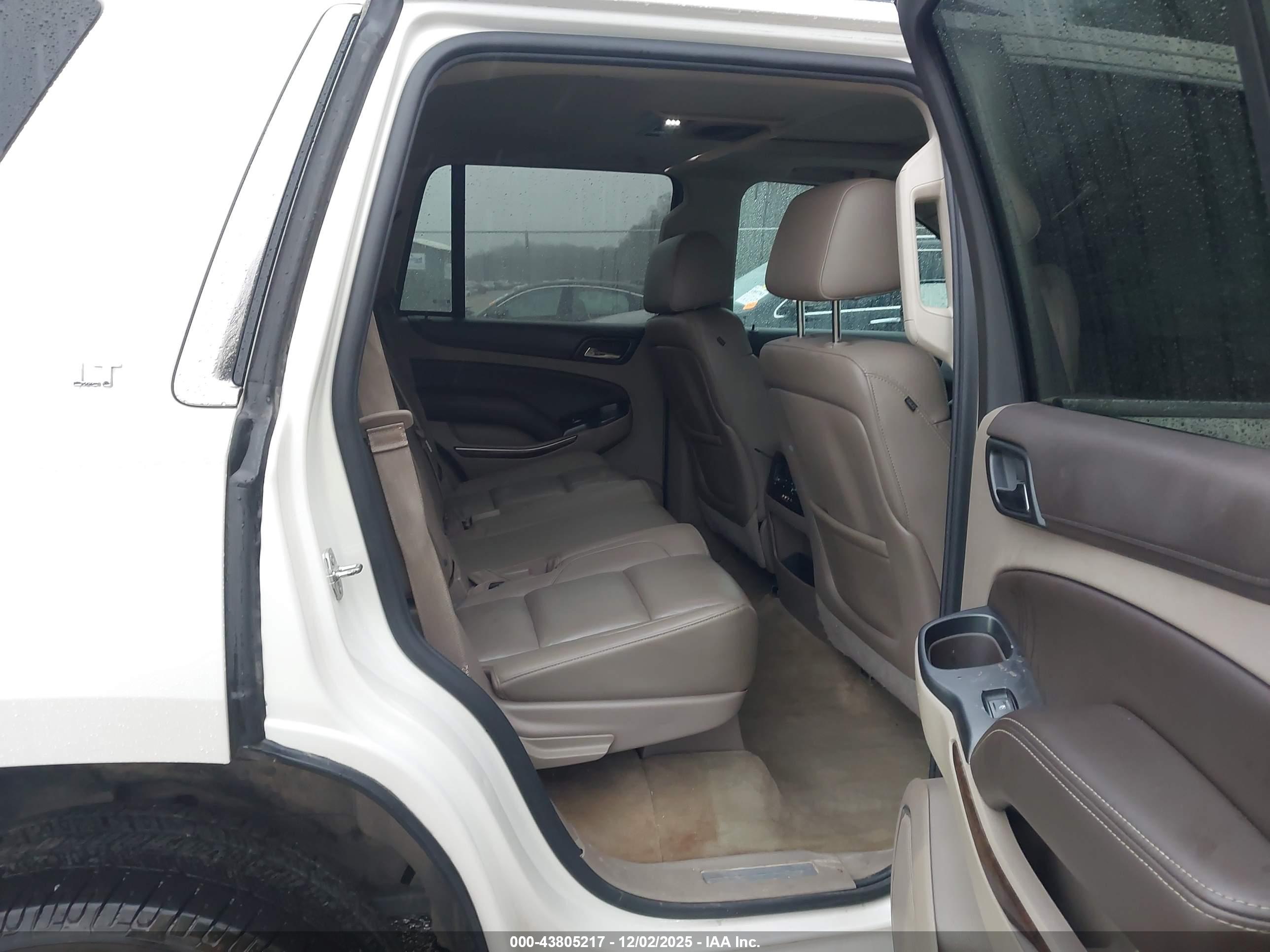 CHEVROLET TAHOE image 8