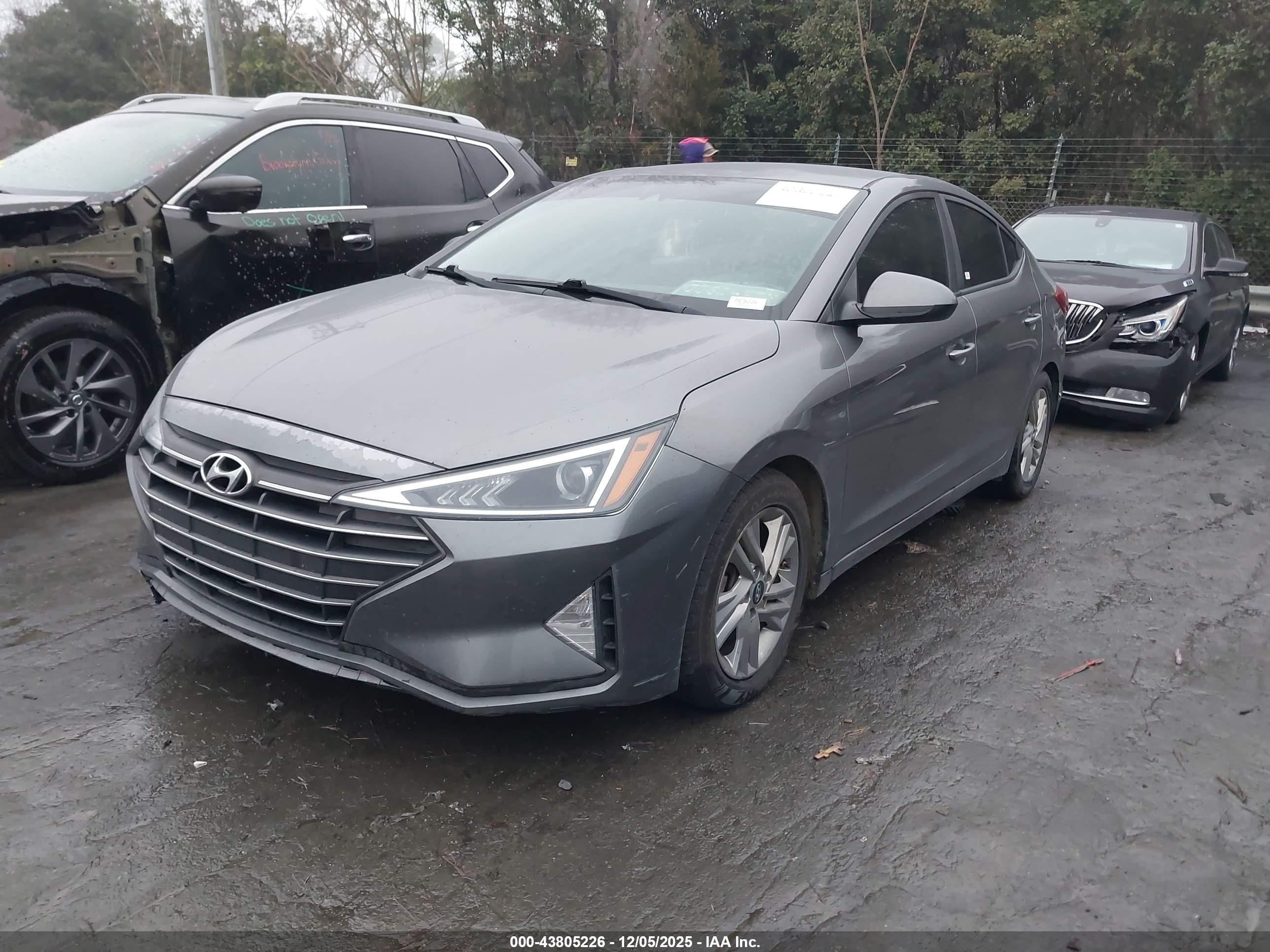 HYUNDAI ELANTRA image 2