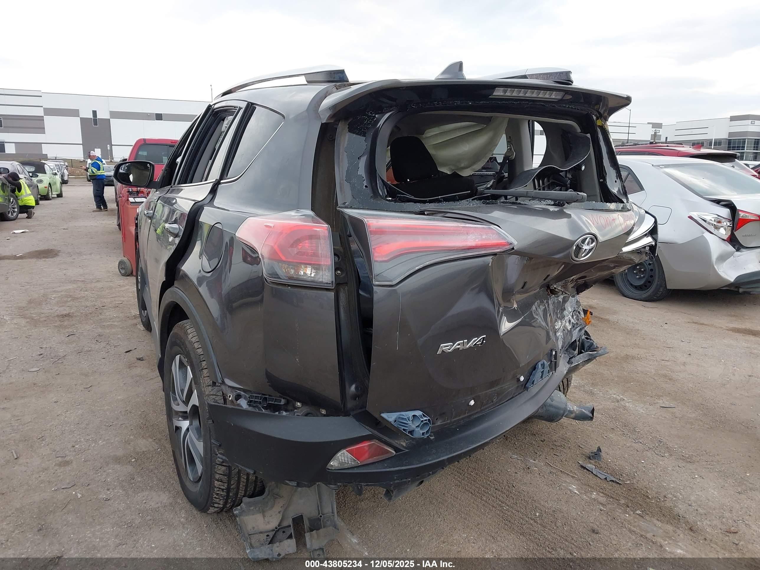 TOYOTA RAV4 image 6