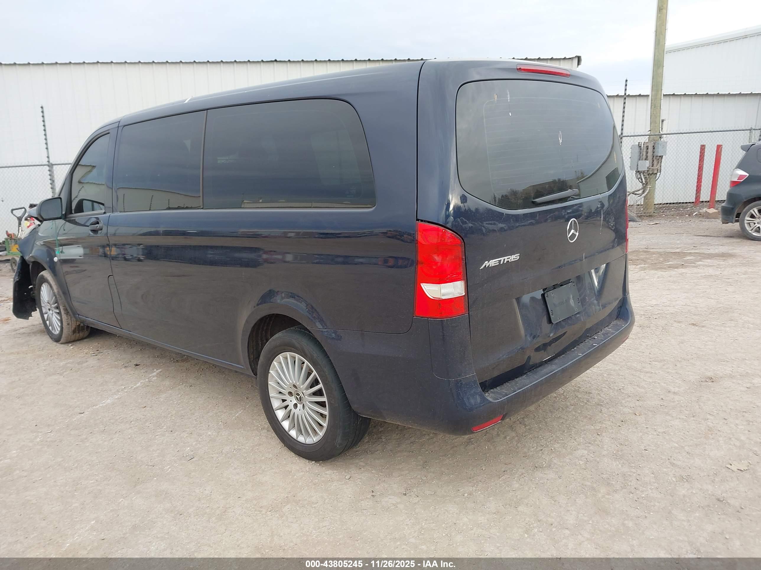MERCEDES-BENZ METRIS image 3