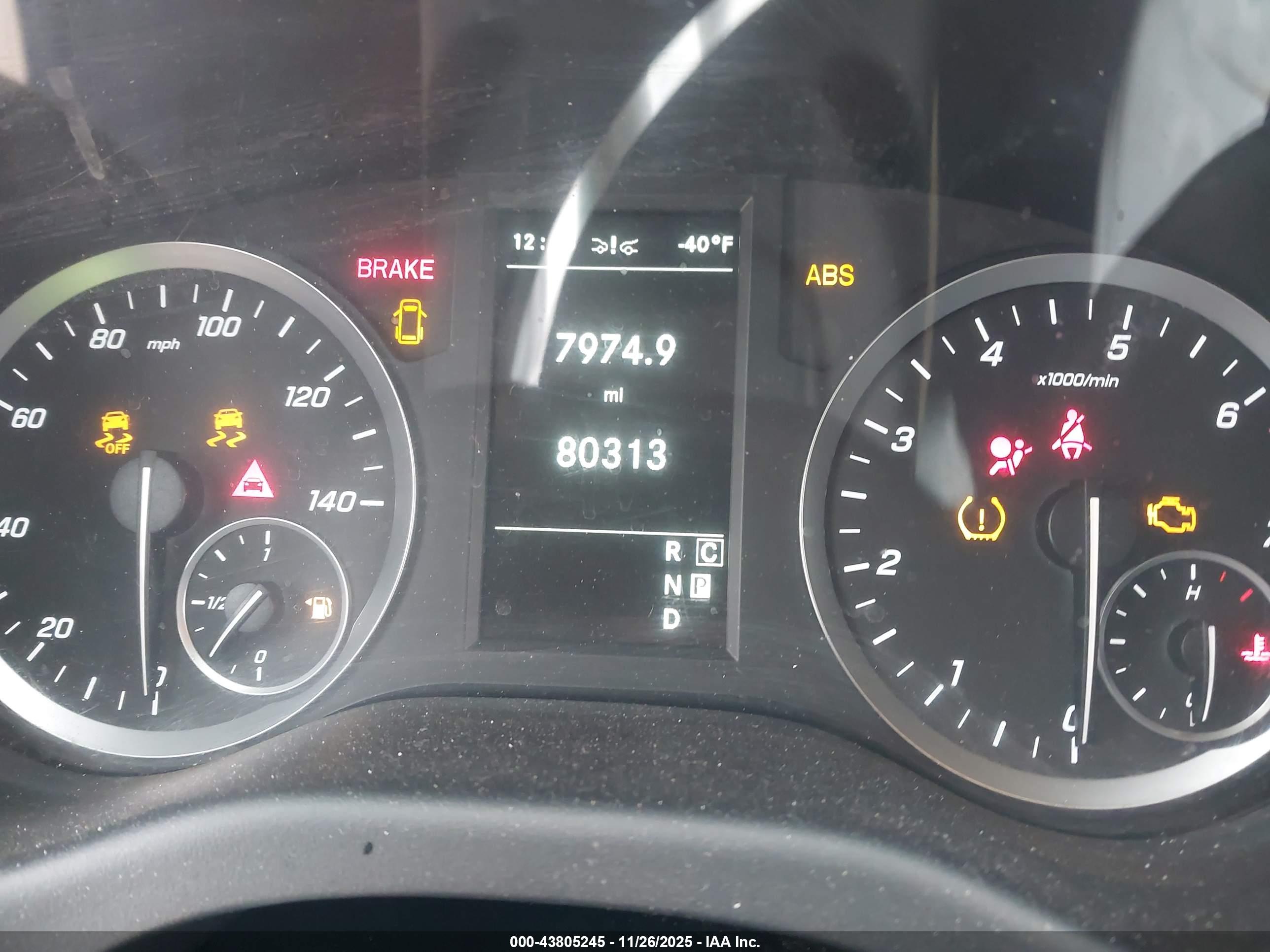MERCEDES-BENZ METRIS image 7