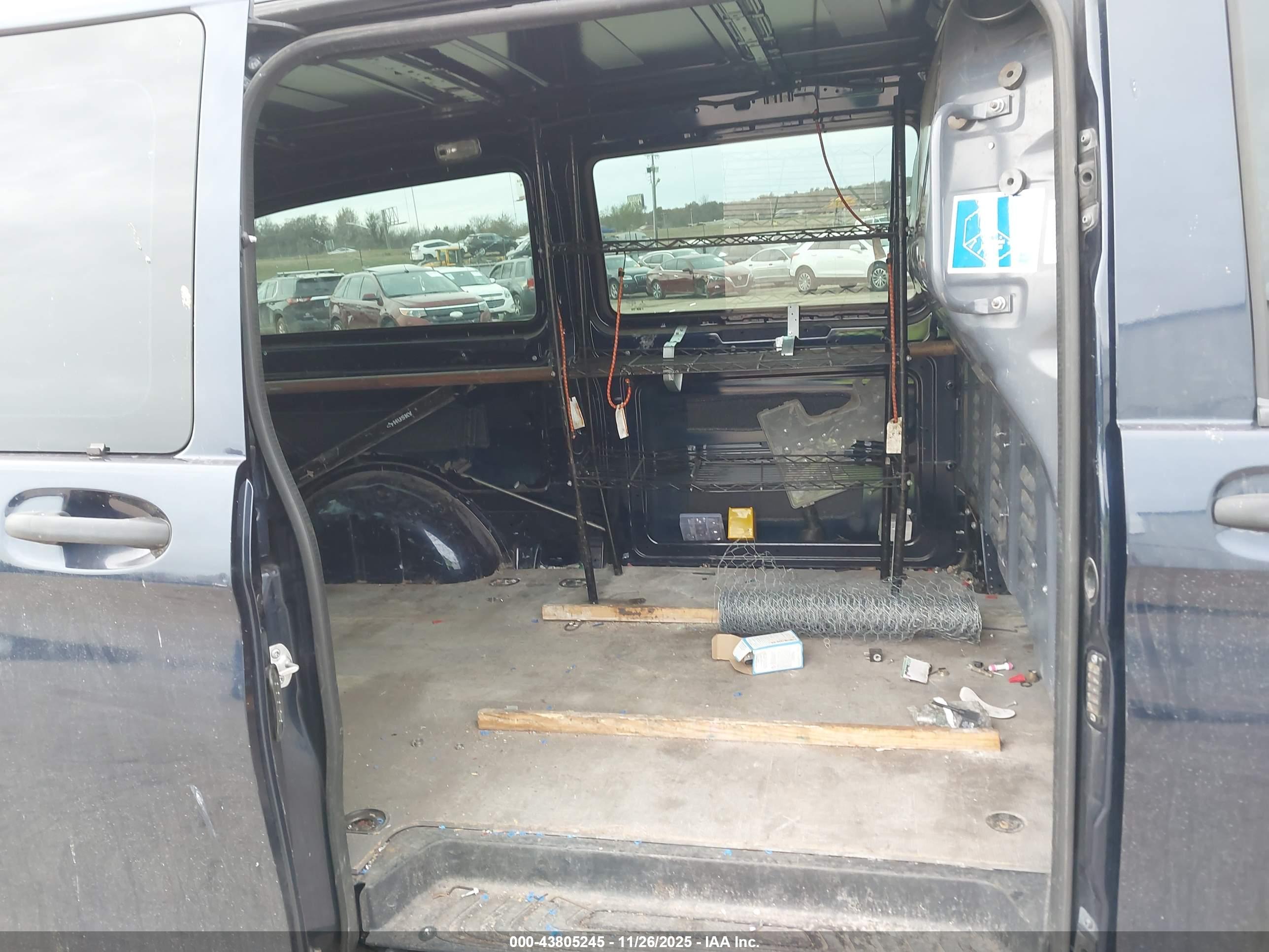 MERCEDES-BENZ METRIS image 8