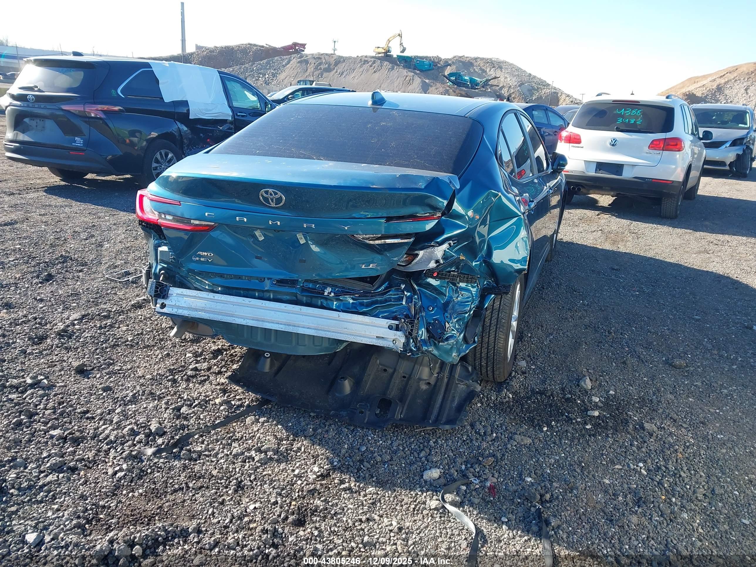 TOYOTA CAMRY image 4