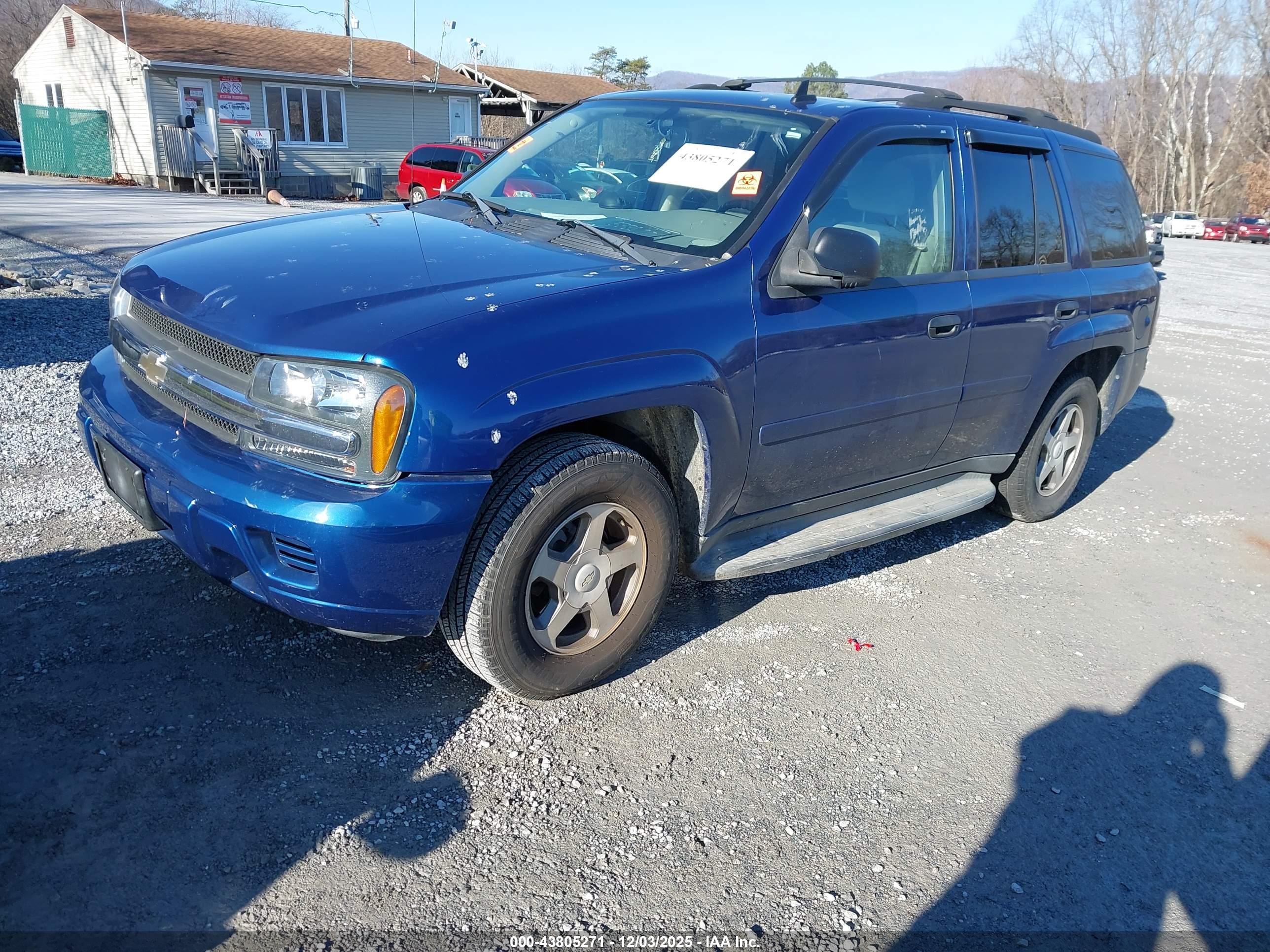 CHEVROLET TRAILBLAZER image 2