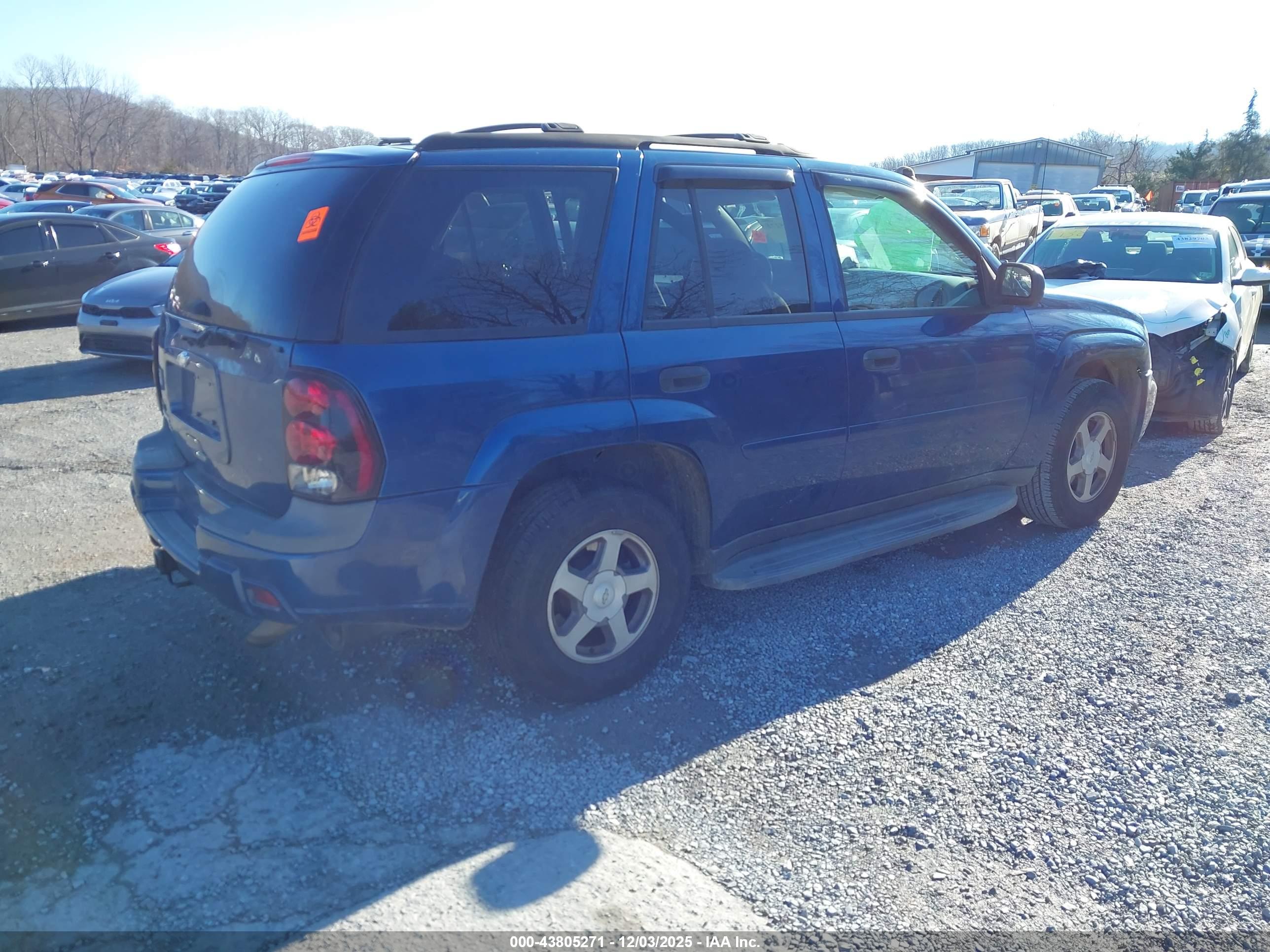 CHEVROLET TRAILBLAZER image 4