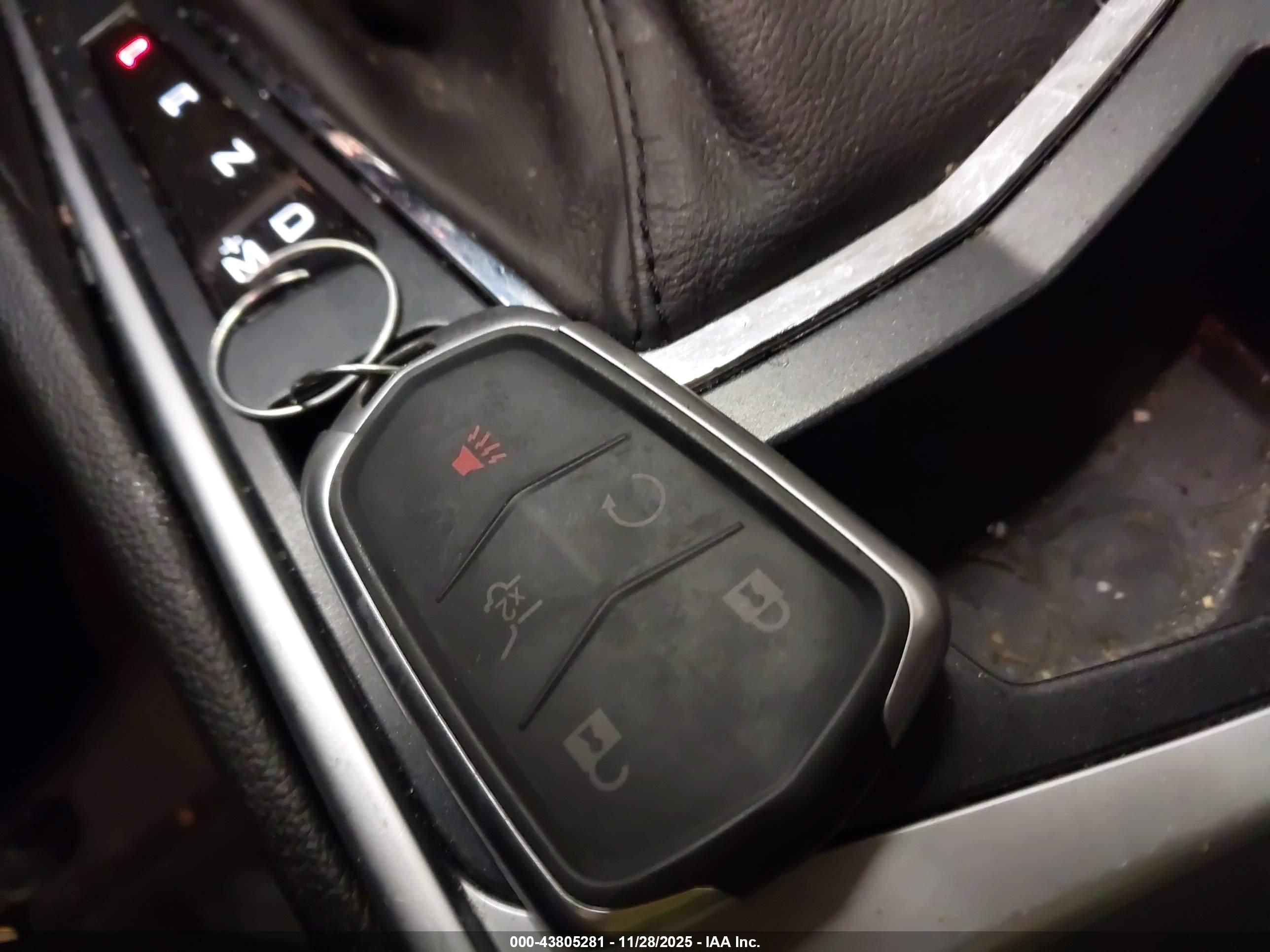 CADILLAC SRX image 11