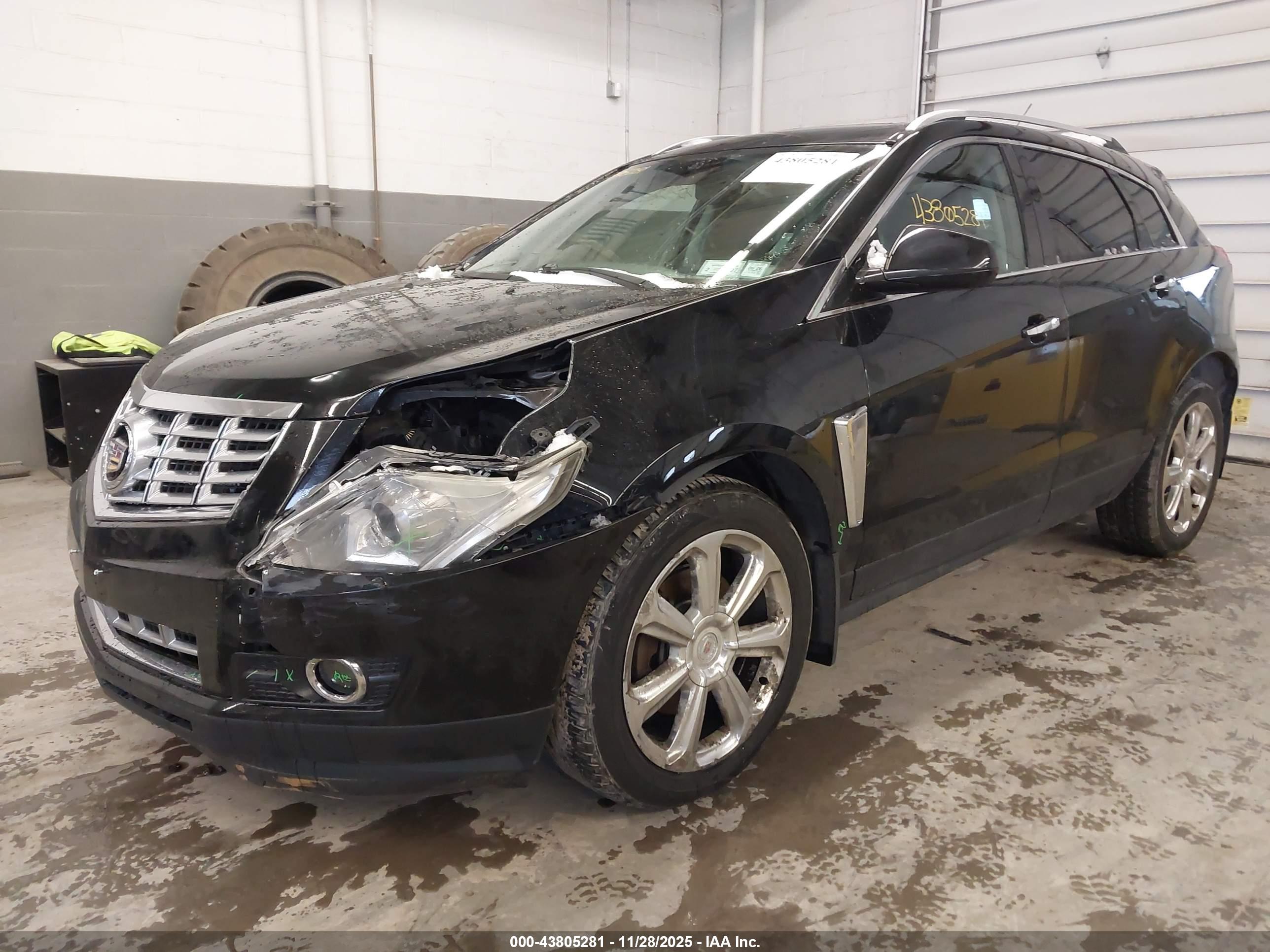 CADILLAC SRX image 2