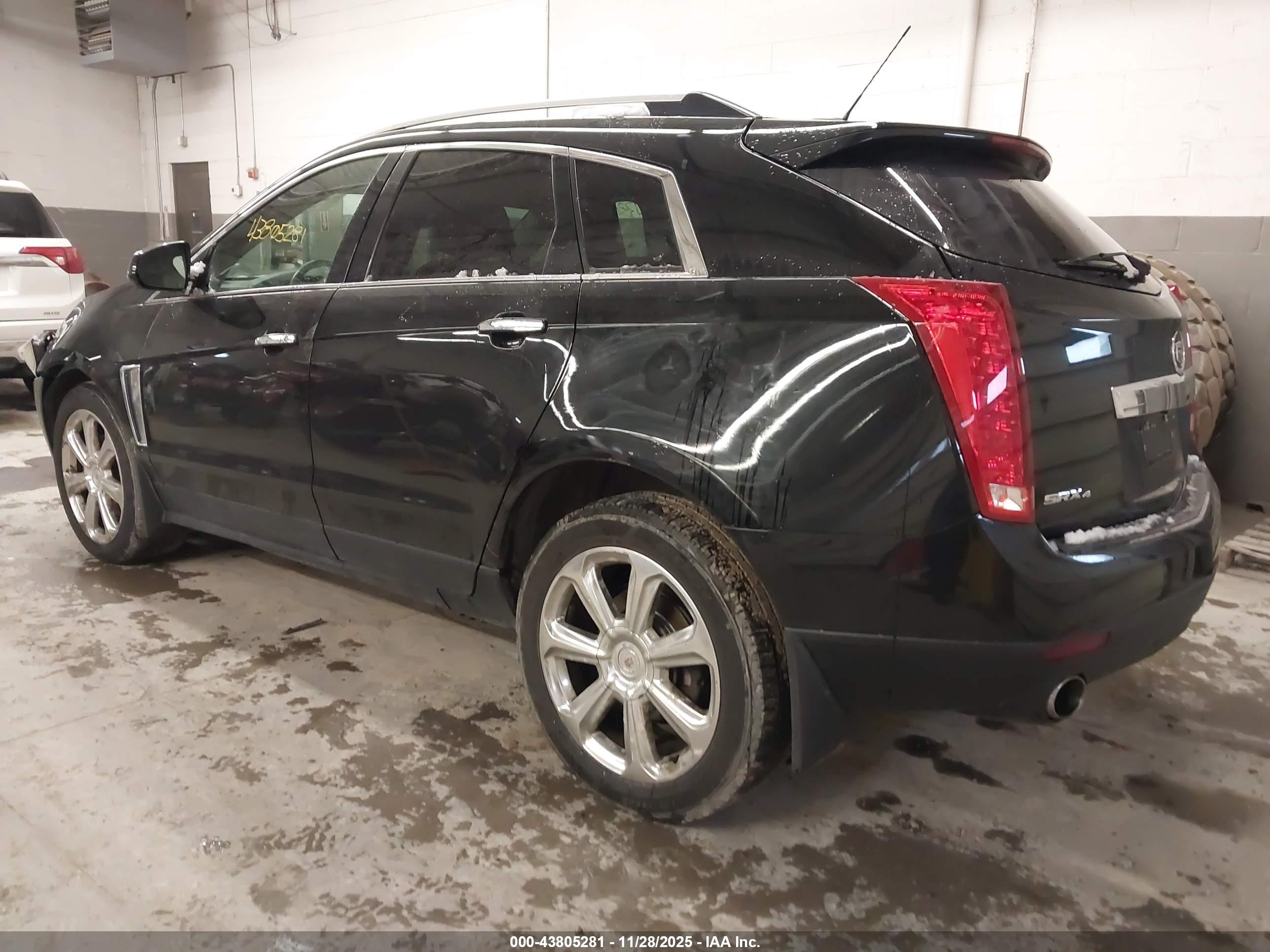 CADILLAC SRX image 3